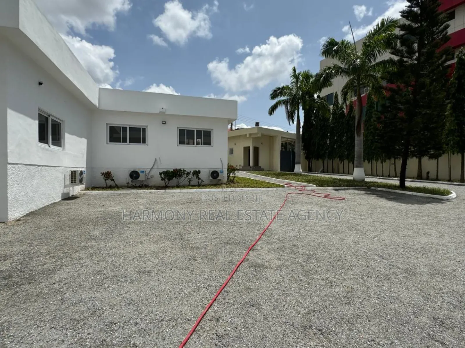 7bdrm House in Airport Residential Area for rent