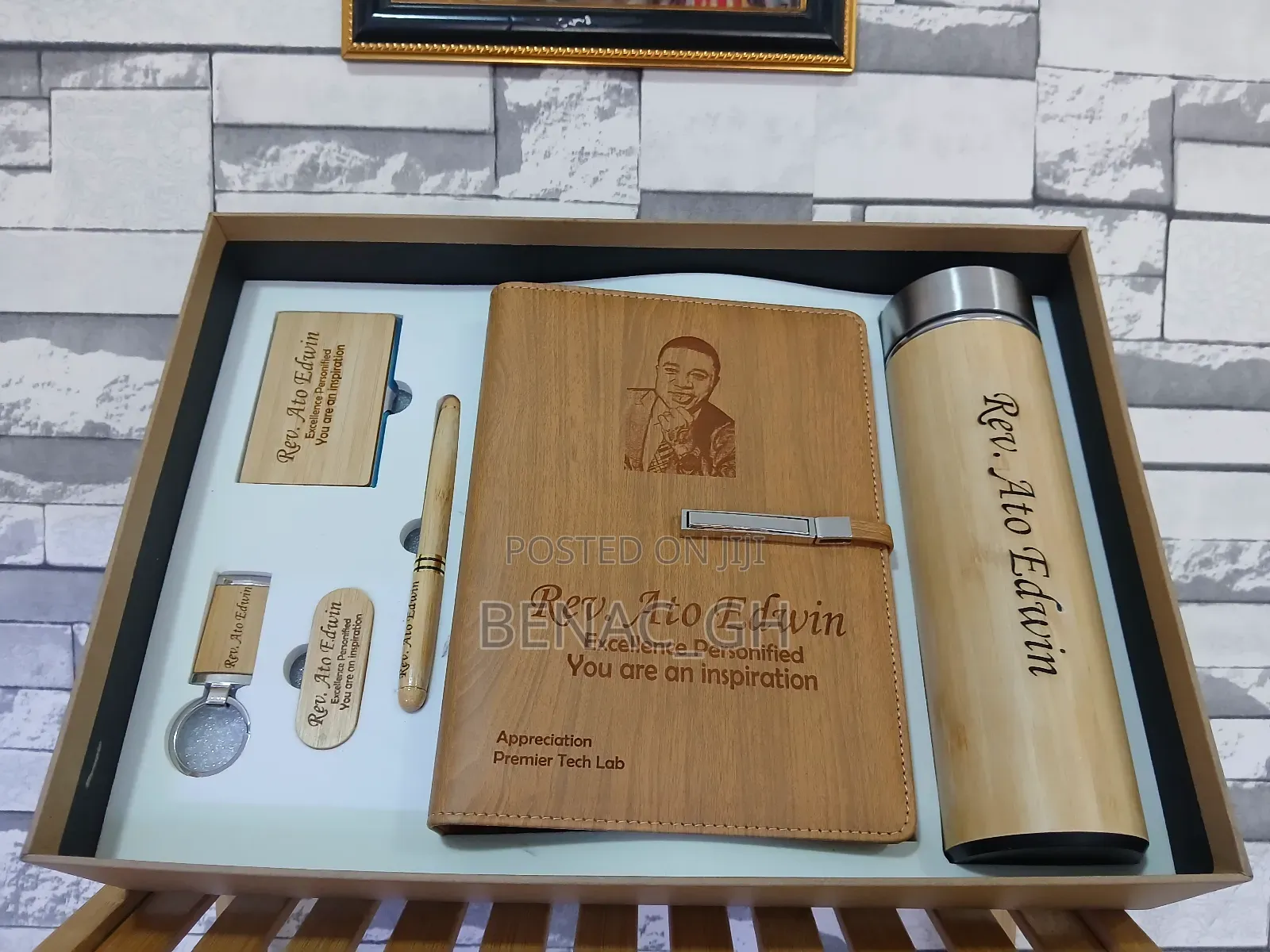 6 in 1 Gift Set as Souvenirs