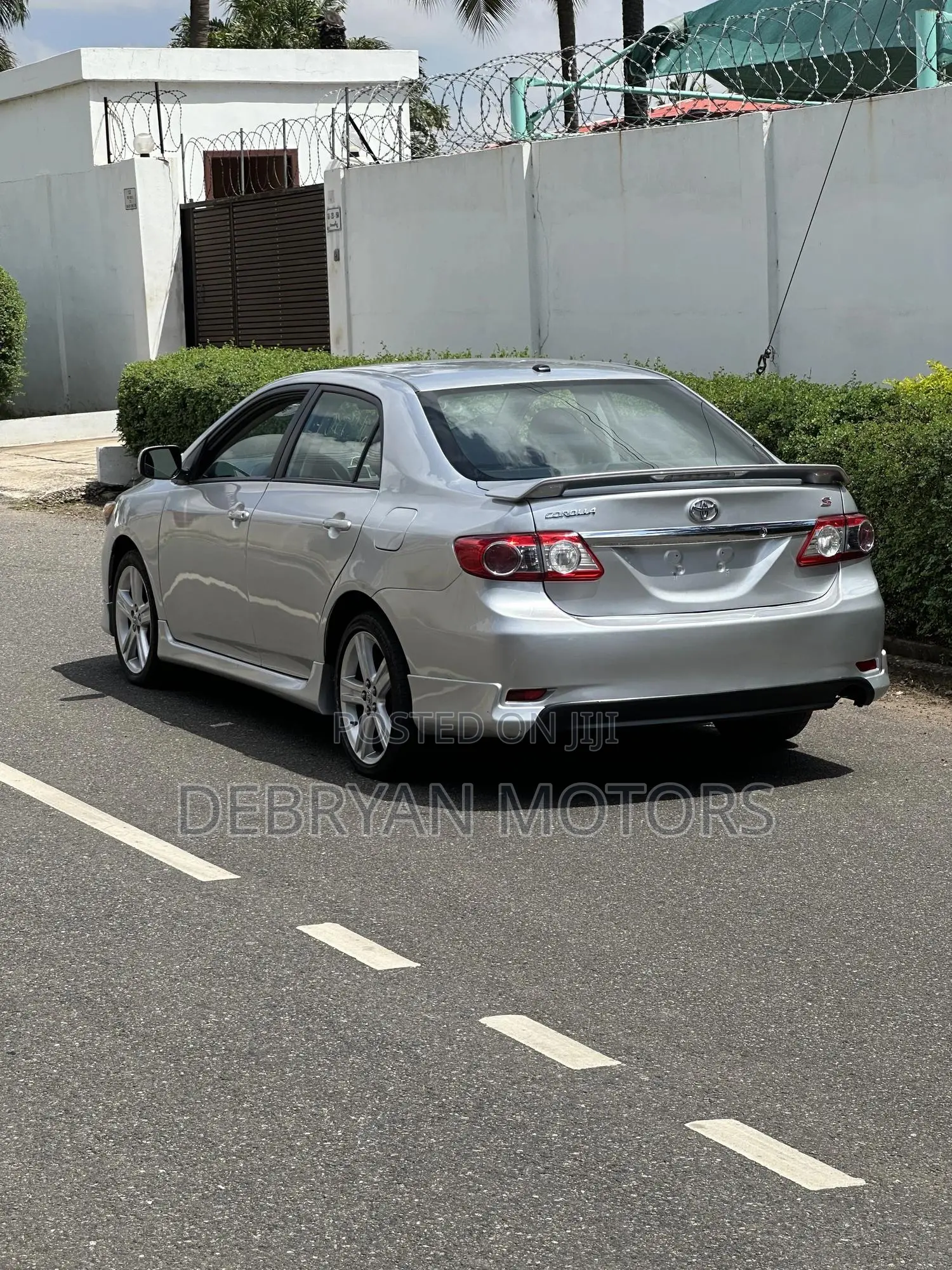 Toyota Corolla S Special Edition 4dr Sedan (1.8L 4cyl 4A) 2013 Silver
