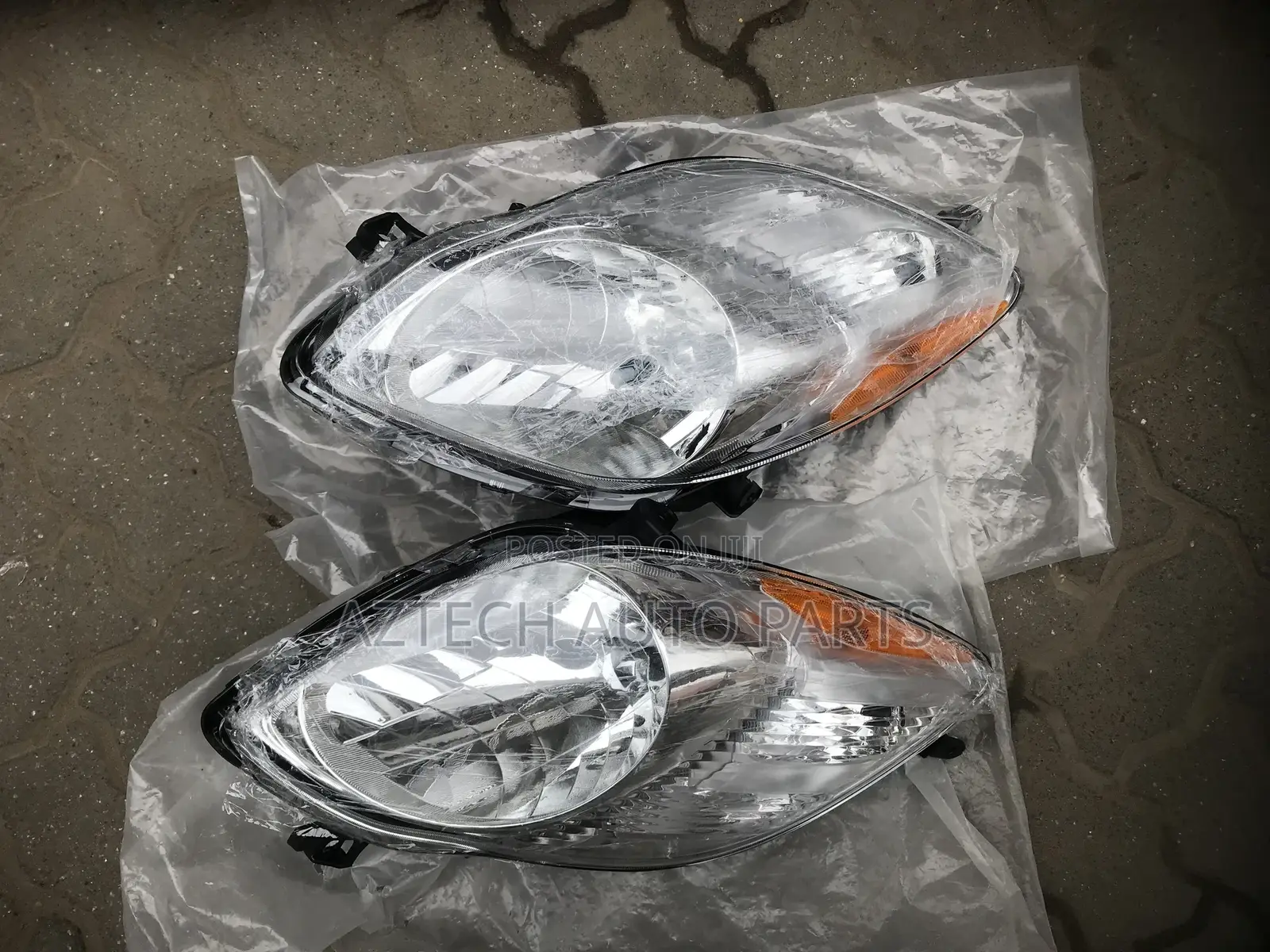 Toyota Vitz 2009,2010,2011 Head Light