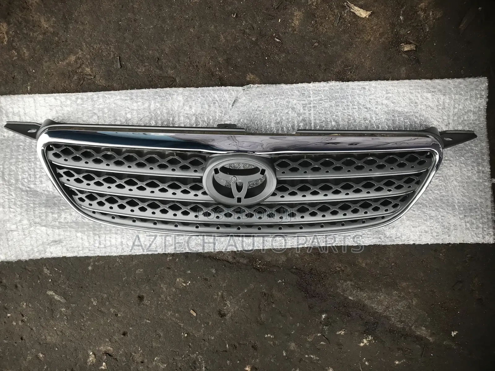 Toyota Corrolla 2005,2006,2007,2008 Front Shells/Top Shells