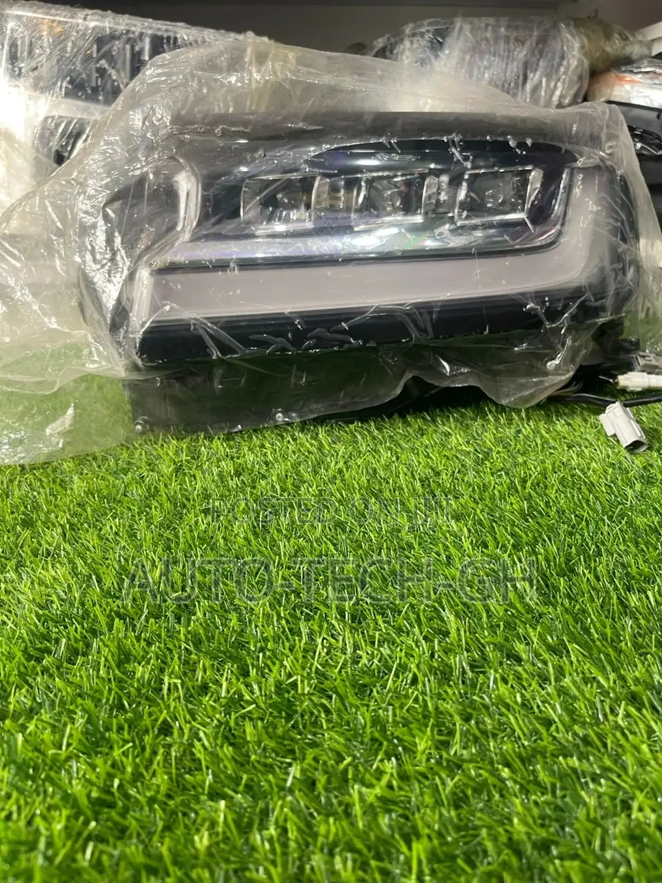Land Cruiser 300 Headlight Pair