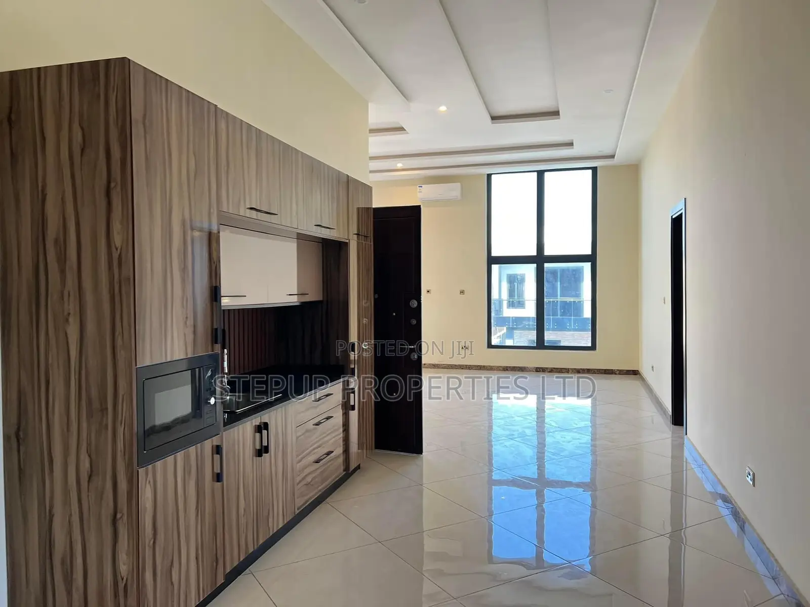 5bdrm House in East Airport for sale