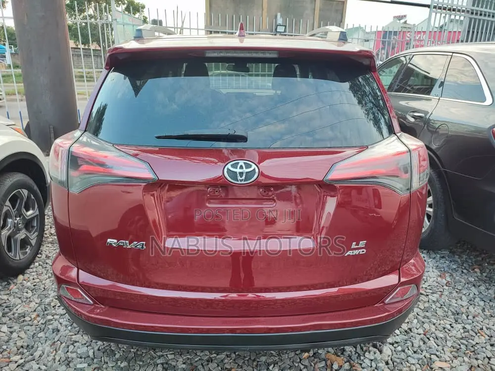 Toyota RAV4 LE 4dr SUV AWD (2.5L 4cyl 6A) 2018 Red