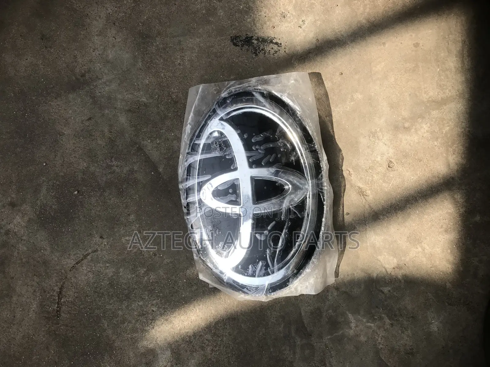Toyota Crown / Emblem for All Toyota Cars