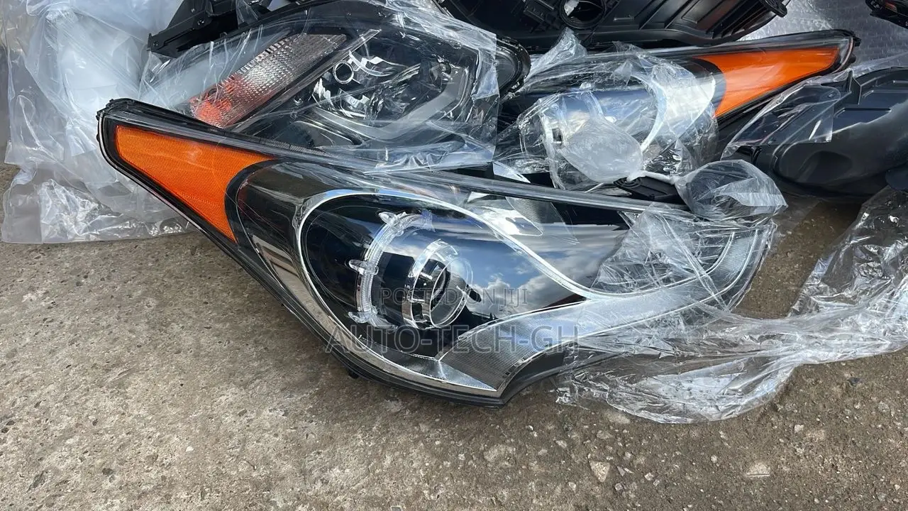 Hyundai Veloster Headlight.