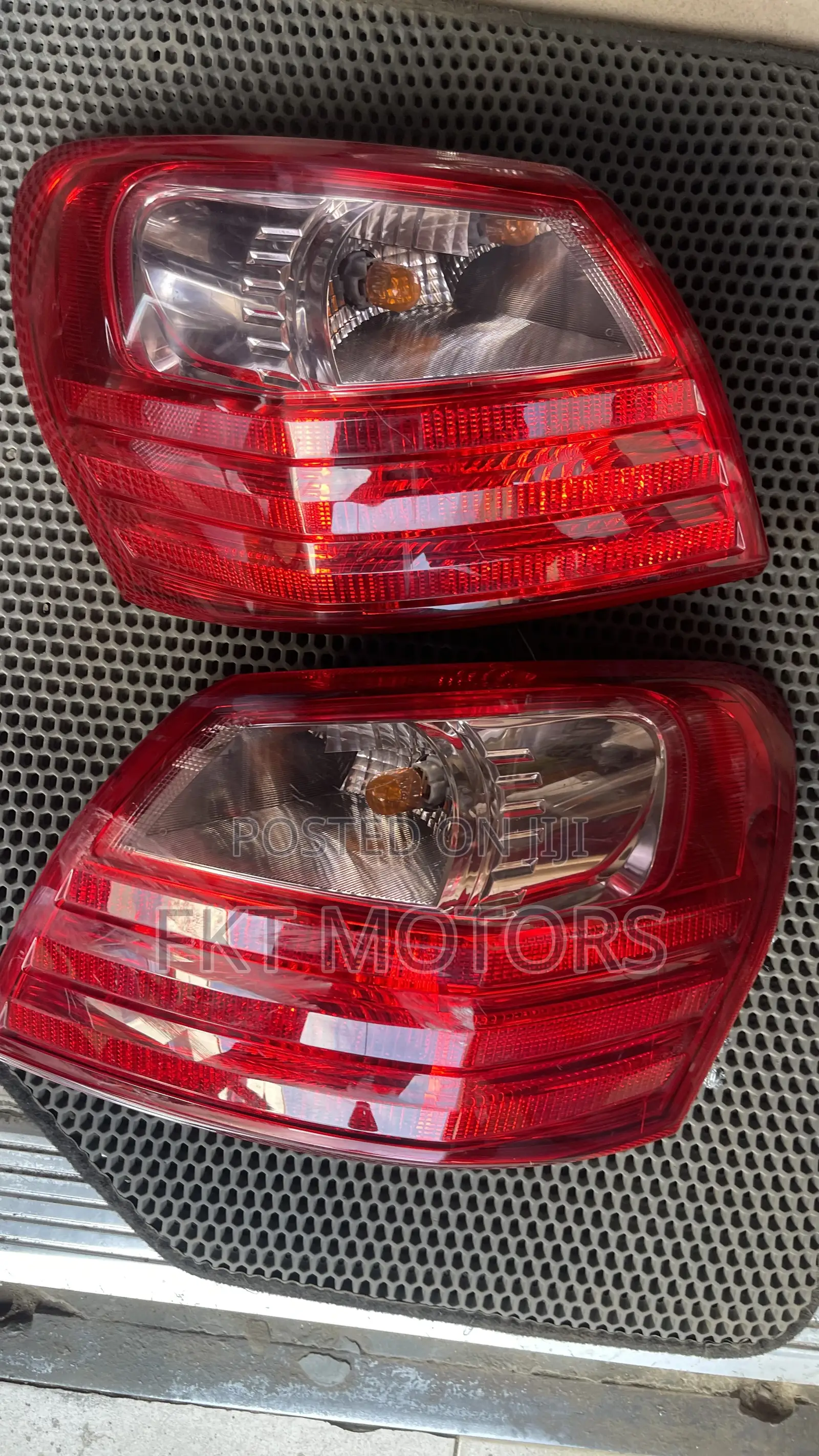 Nissan Rogue Taillight 2007,2008,2009,2010,2011,2012,2013