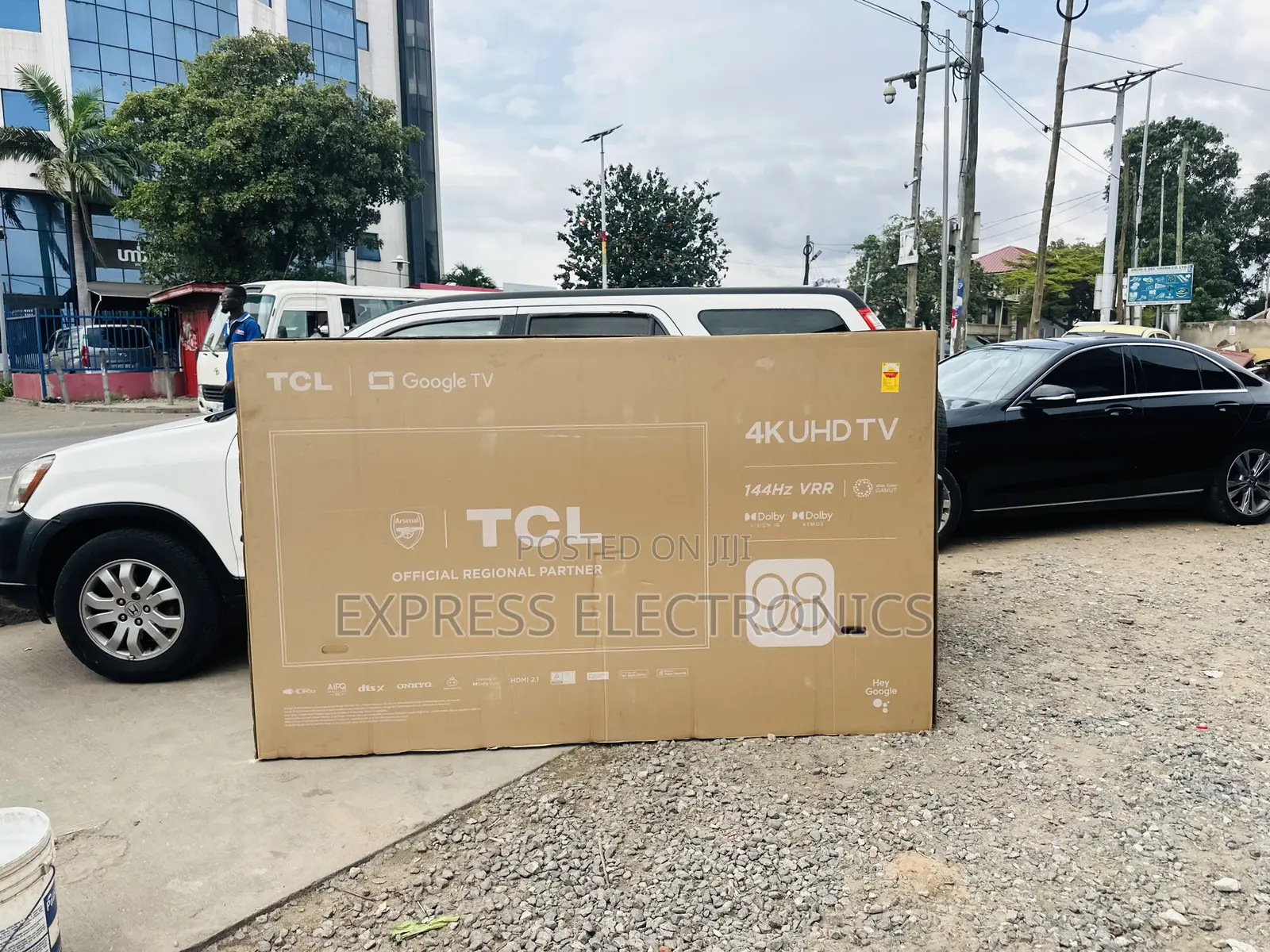 Ultra Modern Slim Android Smart TCL 98”P745