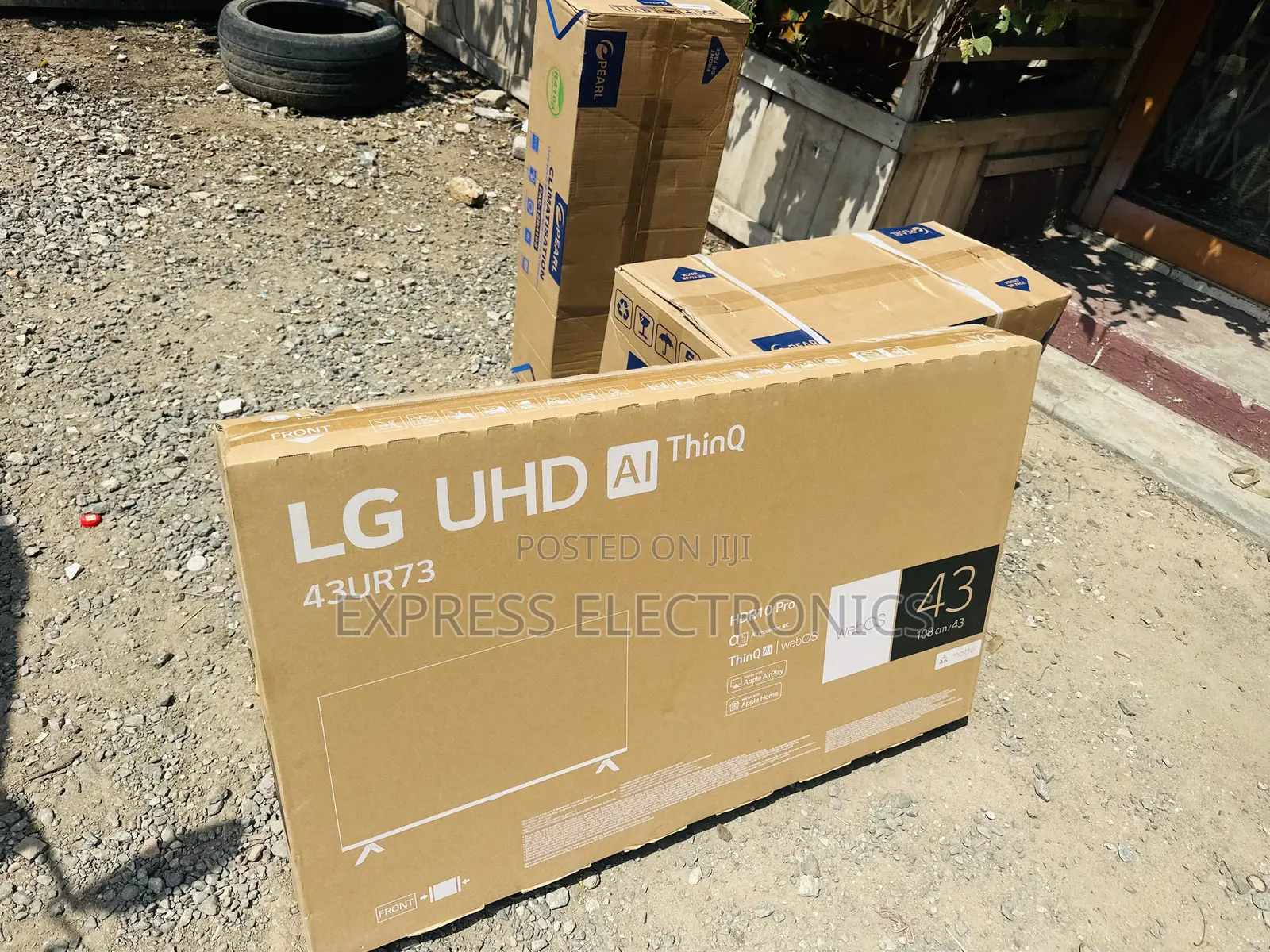 Clear Picture UHD Smart 43”UR73