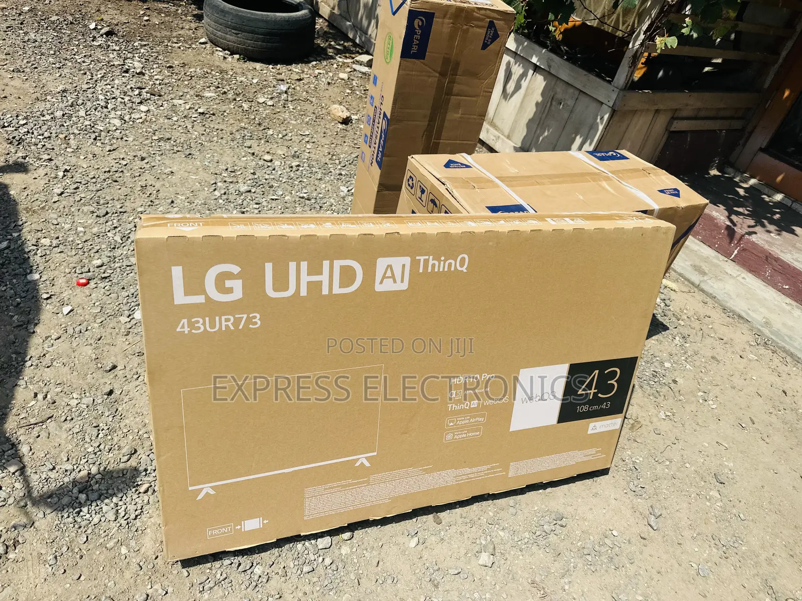 Clear Picture UHD Smart 43”UR73