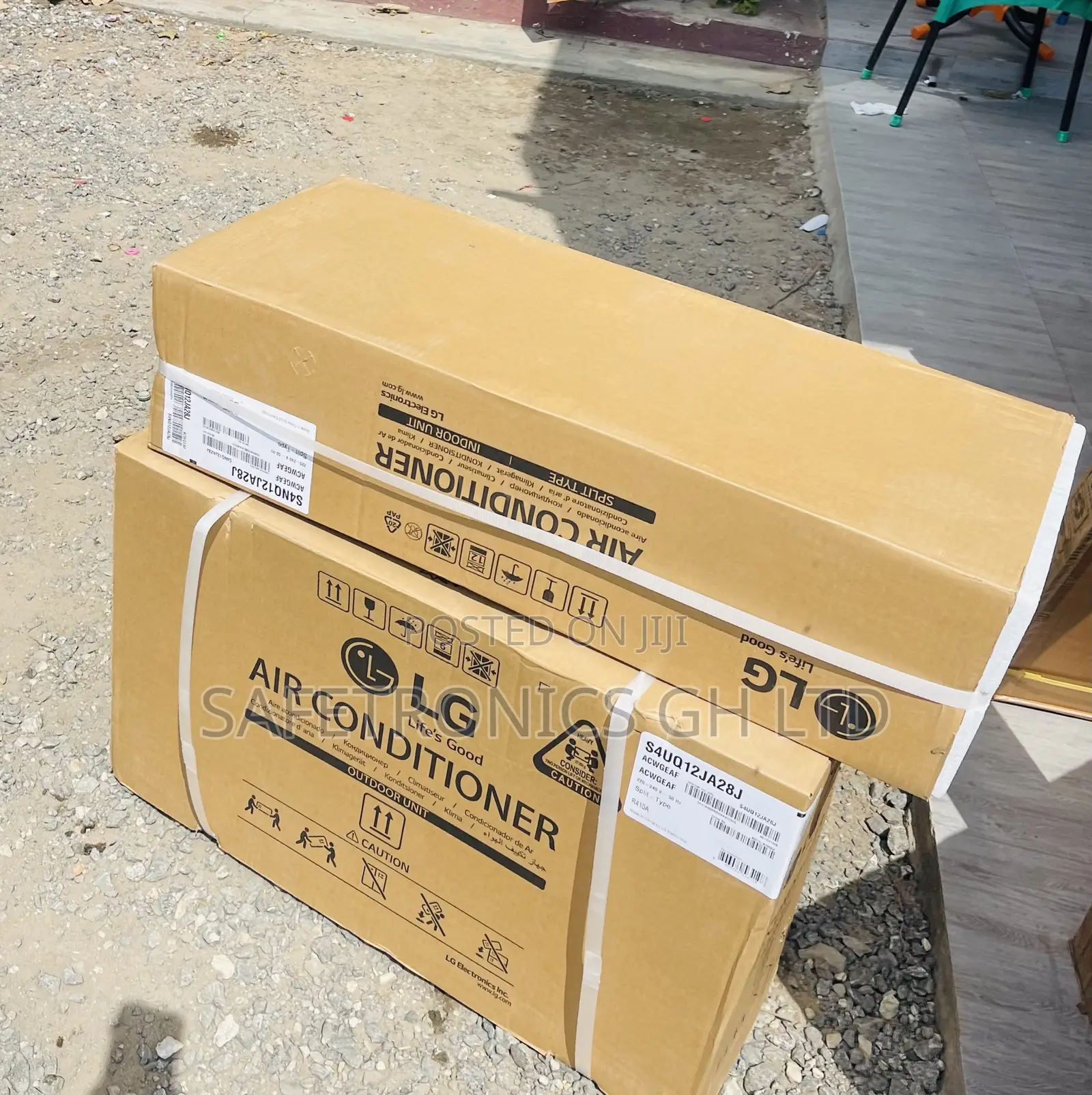 Fast and Massive LG Dual Inverter 1.5 HP White AC