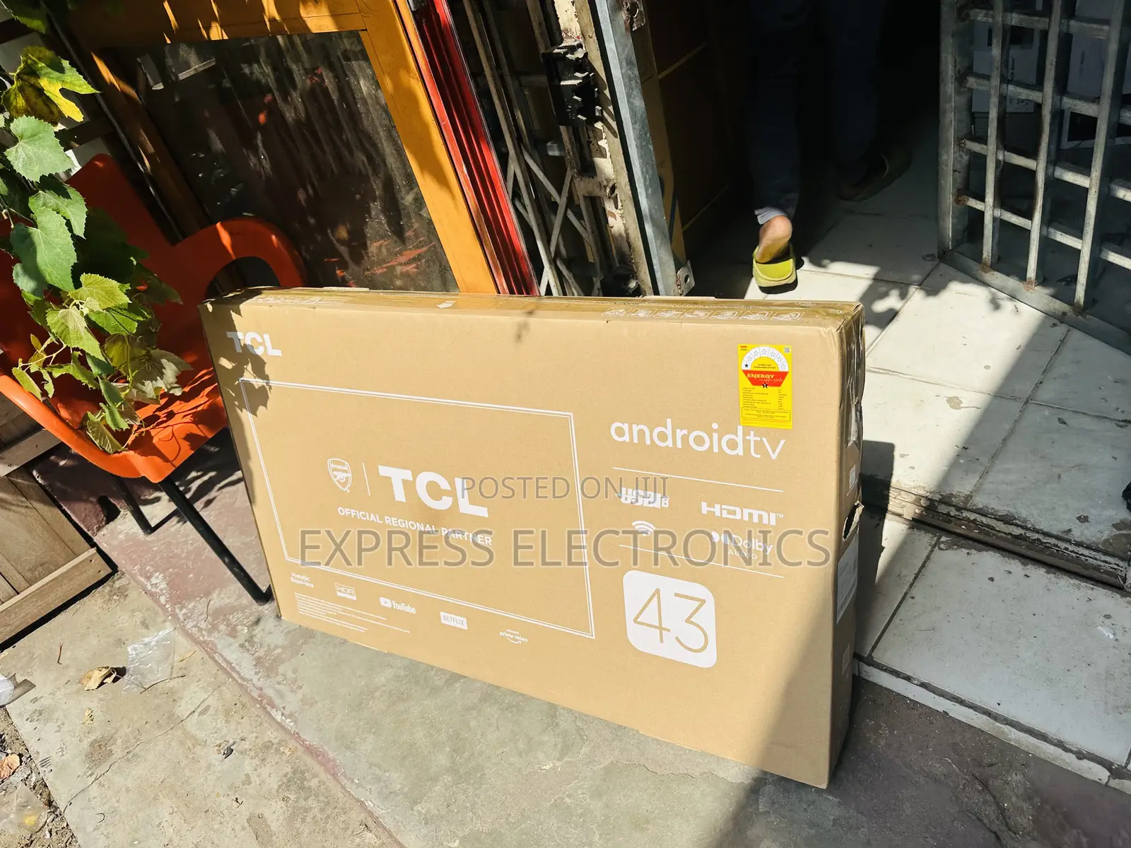High Resolution Smart Display FHD TCL 43”S54000
