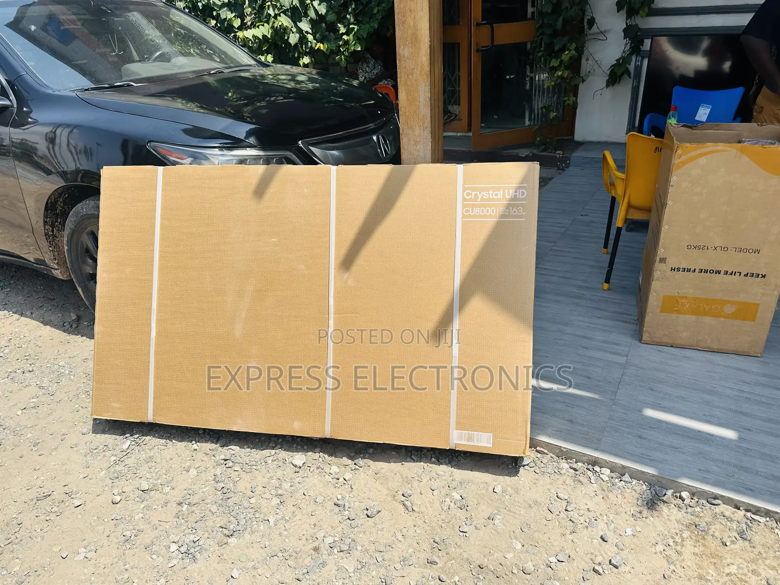 Ultra Thin Profile UHD Smart 65”Cu8000 Samsung