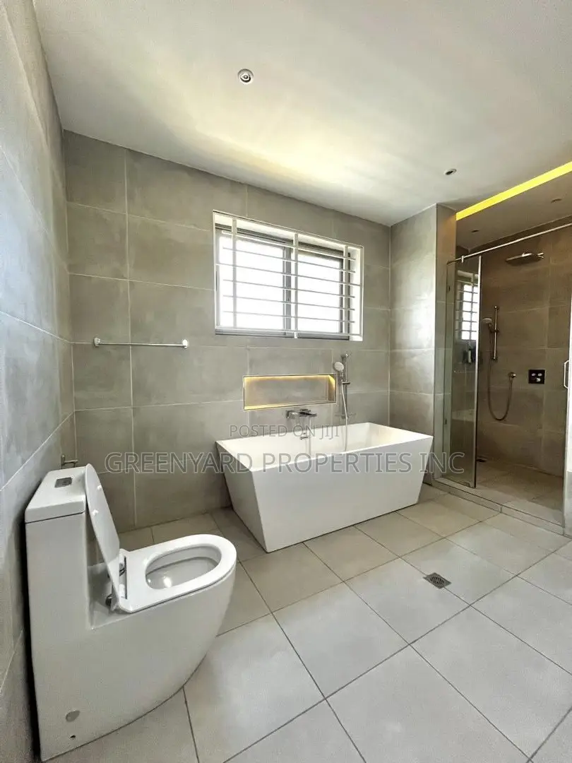 4bdrm House in West Trassaco, Adjiriganor for sale