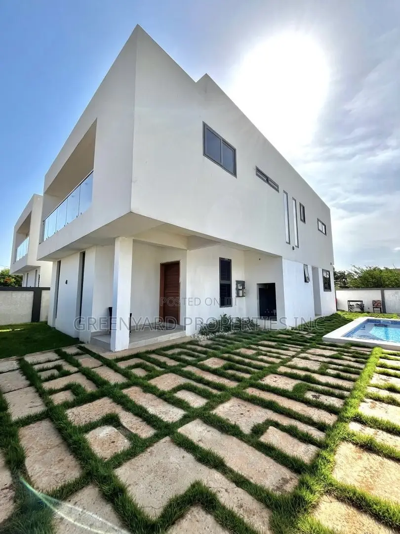 4bdrm House in West Trassaco, Adjiriganor for sale