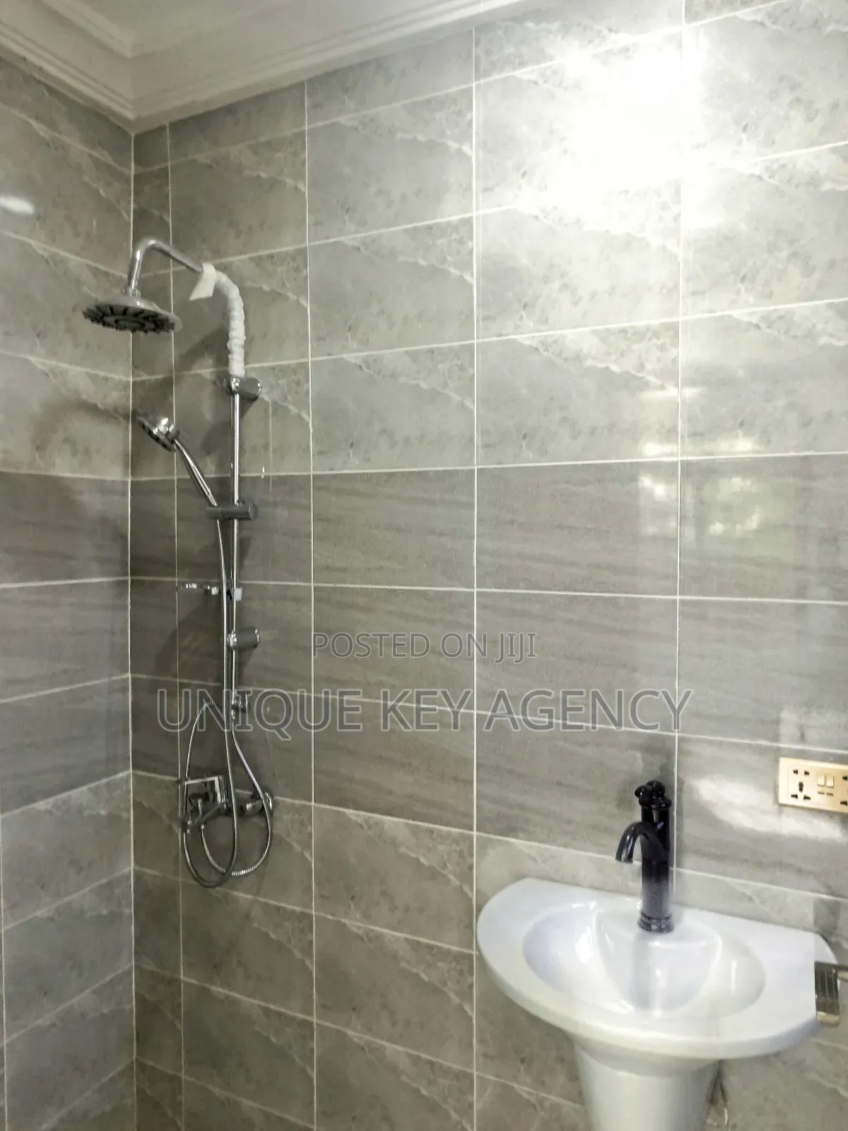 2bdrm Apartment in Unique Key Agency, Airport Residential Area