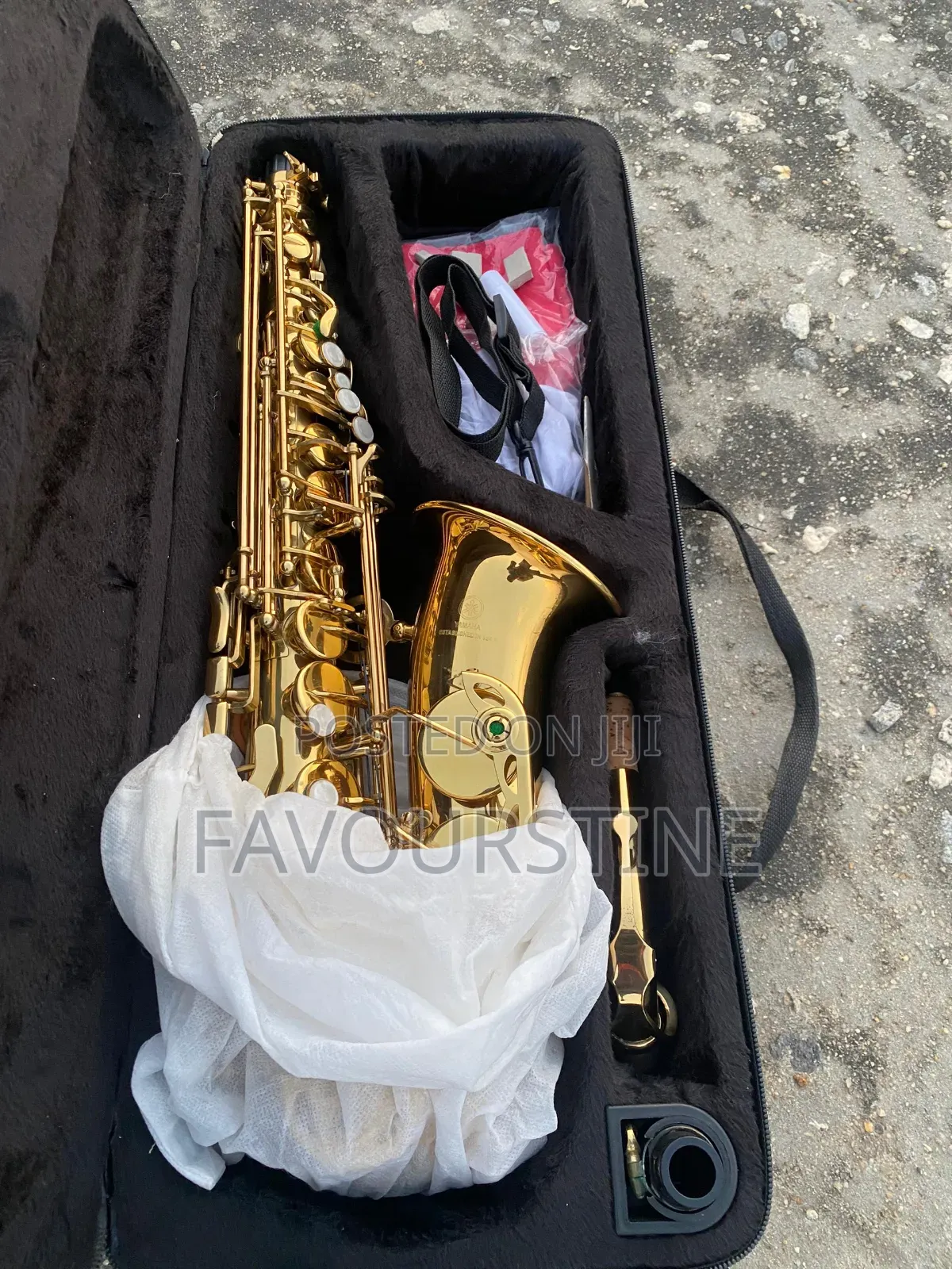 Yamaha Alto Saxophone - Semi New