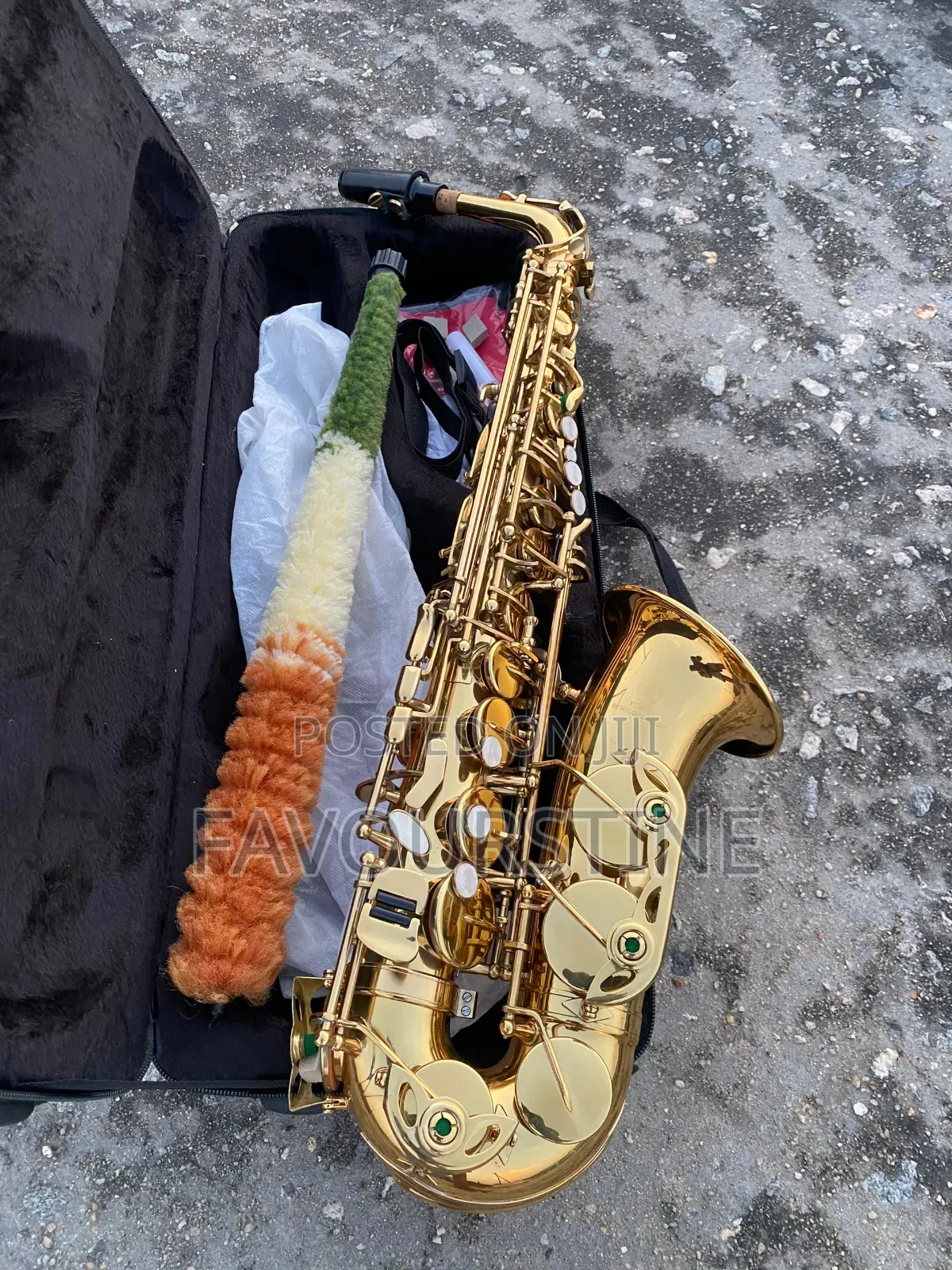 Yamaha Alto Saxophone - Semi New