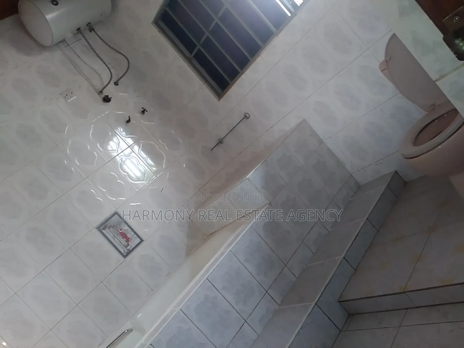 5bdrm House in Airport Residential Area for rent