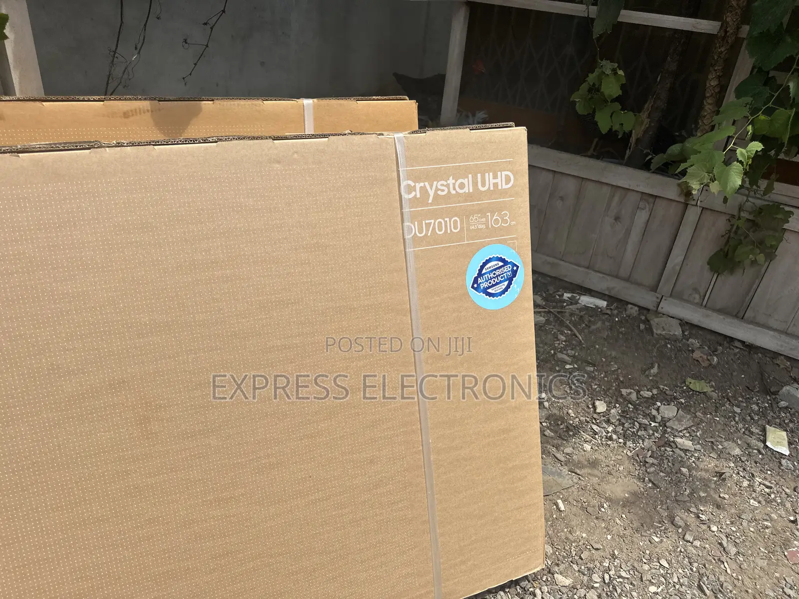  Upscale UHD Smart Samsung 65”Du7000