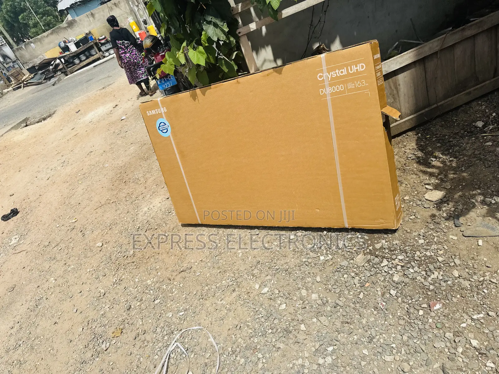 Samsung UHD Smart 65”Du8000glossy Slim LED Screen