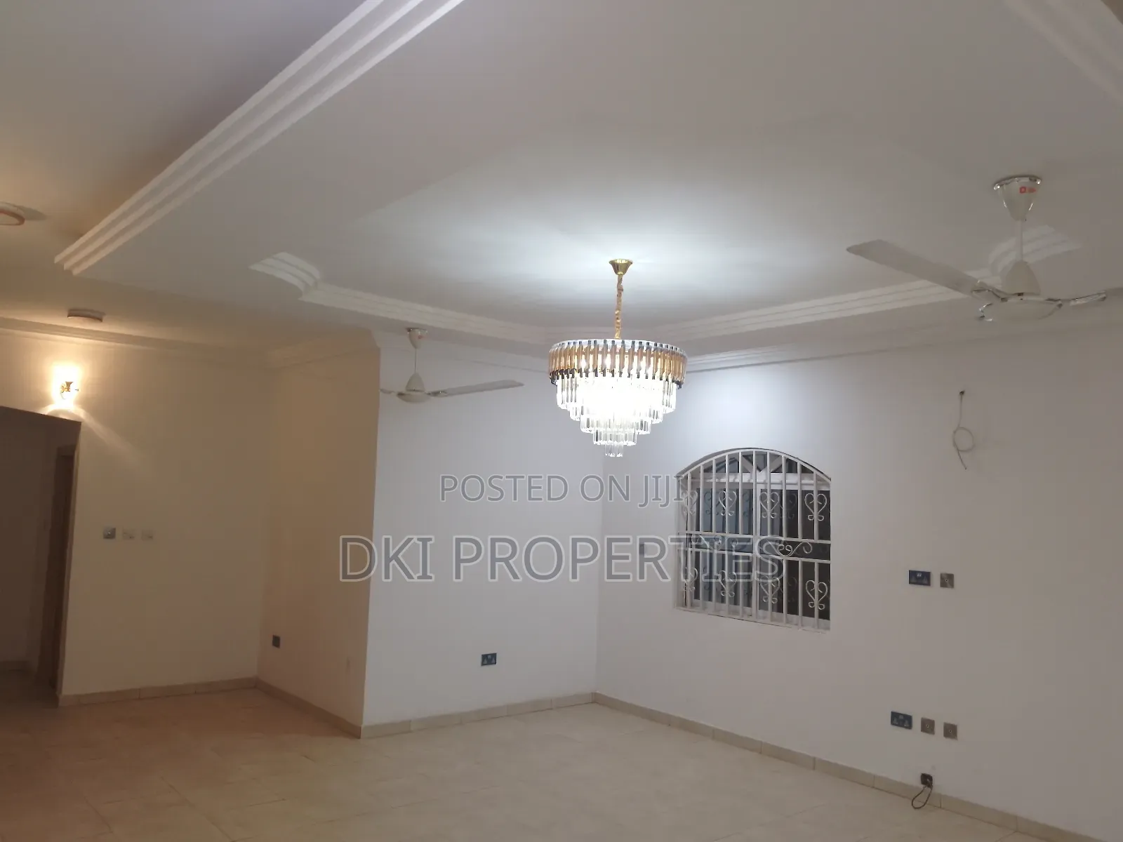 5bdrm House in Dki Properties, Adenta for sale