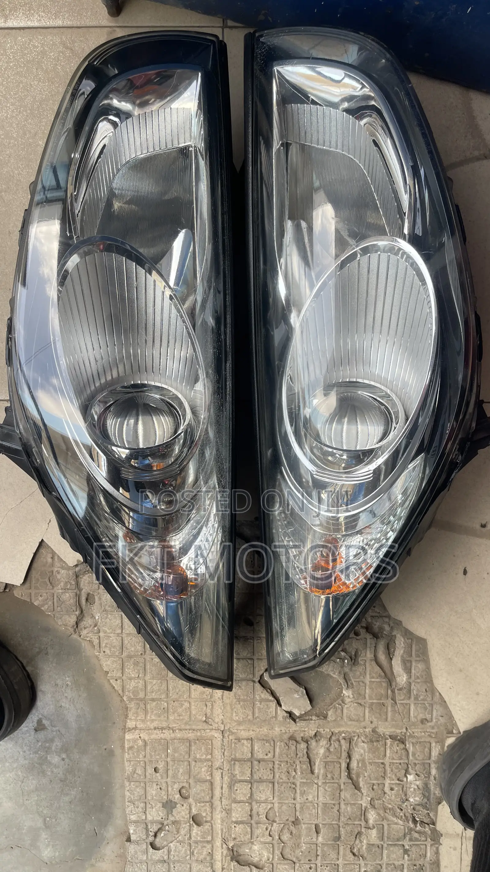 Hyundai Ix35/Tucson Headlight 2010/2011/2012/2013/2014/2015
