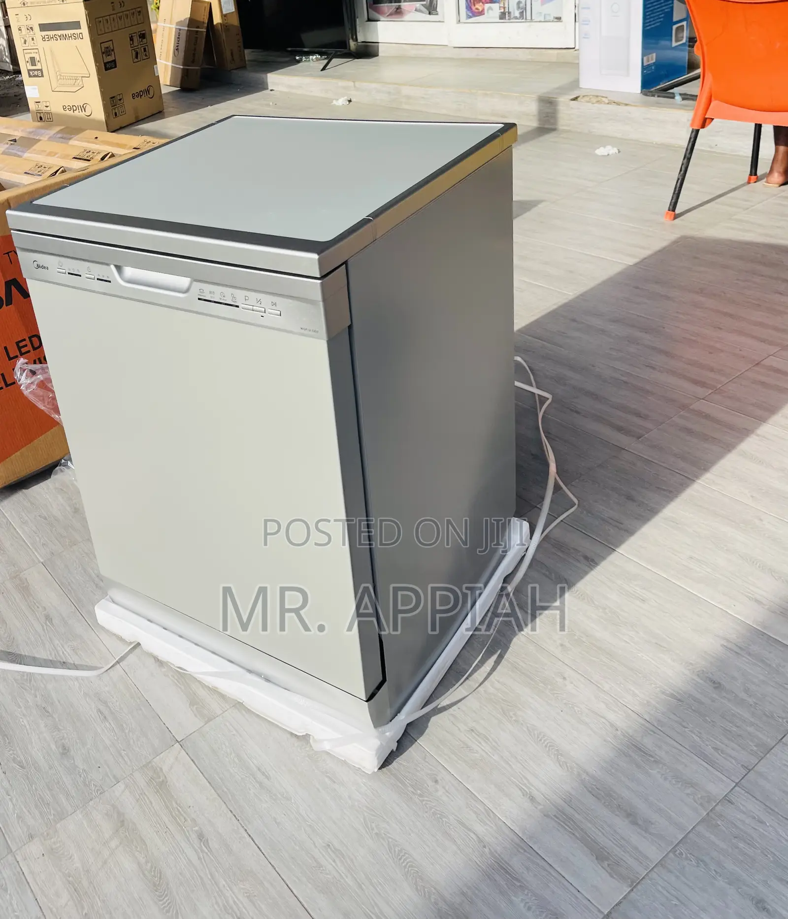 Order Classic Midea Freestanding 12 Plate Dishwasher.