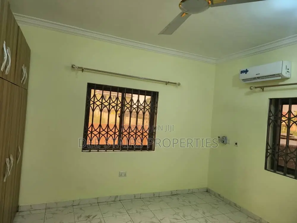 2bdrm Apartment in Behind Trade Fair for rent