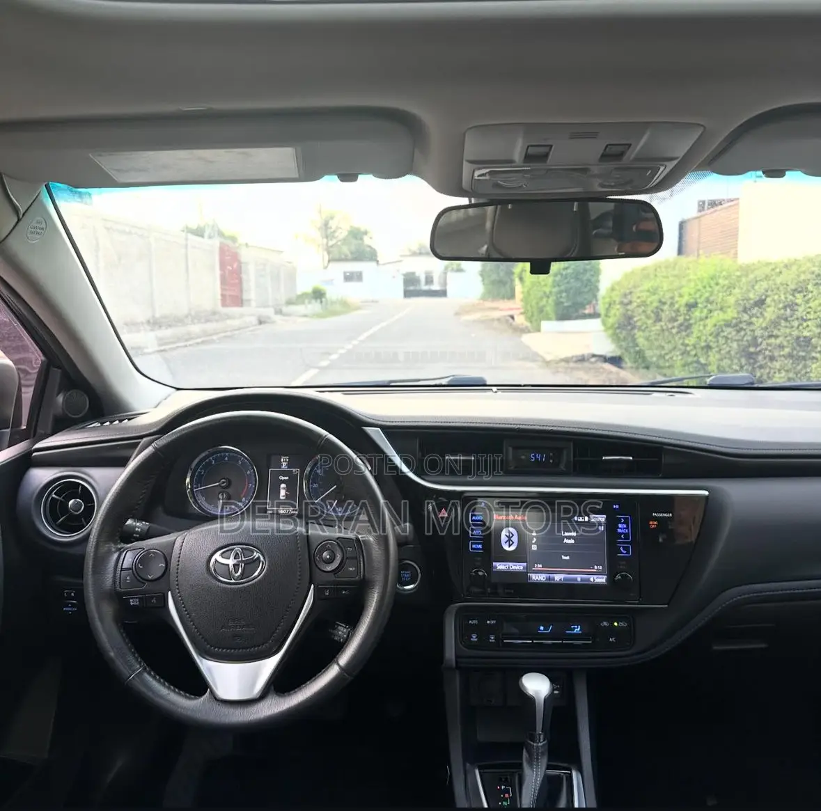 Toyota Corolla SE 4dr Sedan (1.8L 4cyl CVT) 2017 Gray