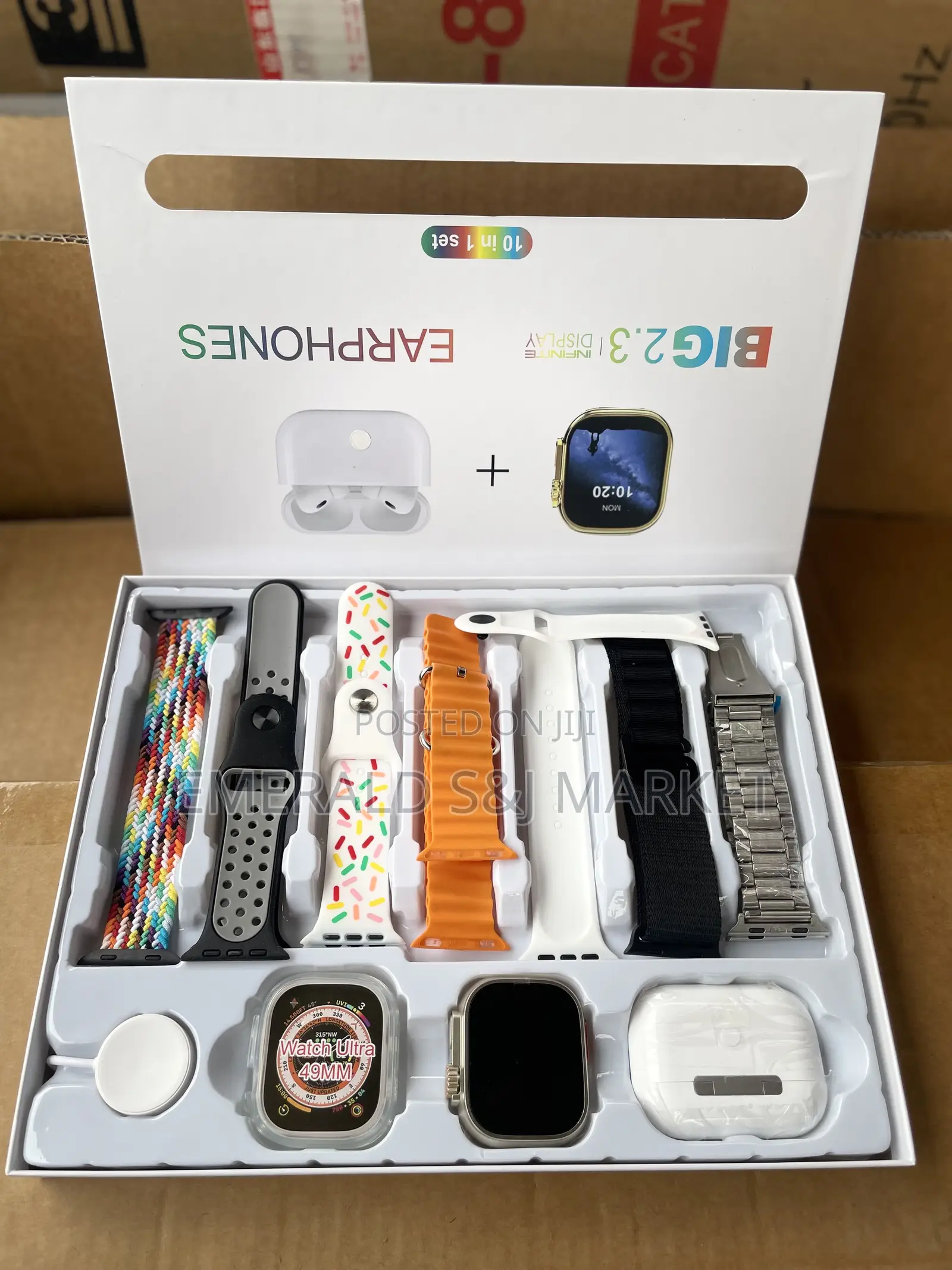 Smart Watch and Earbuds With 7 Straps