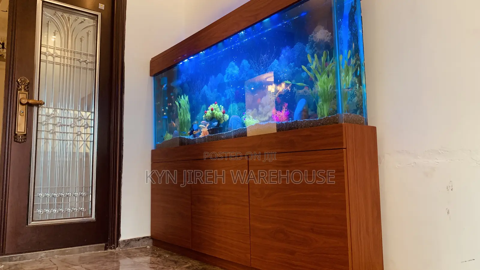 Brown Aquarium With 15 Fishes