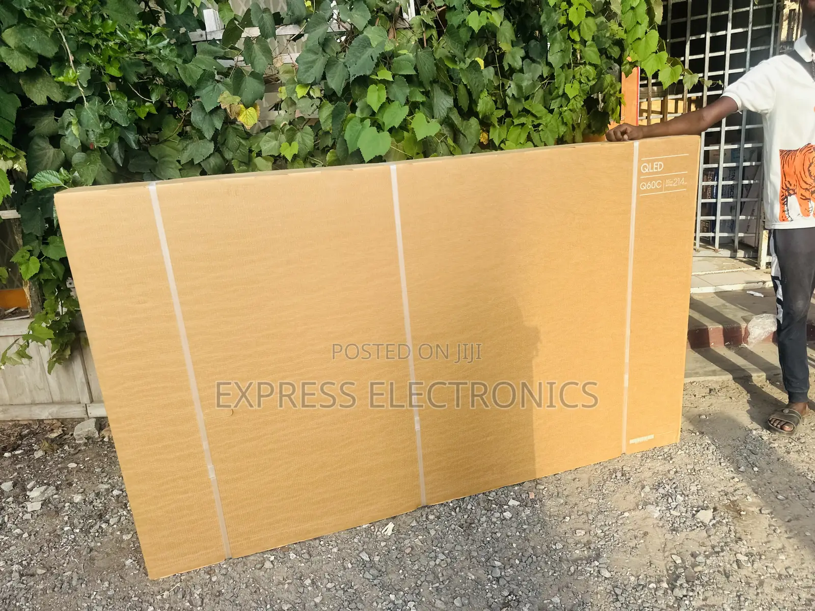 Wide Range Qled Samsung Television 85”Q70c