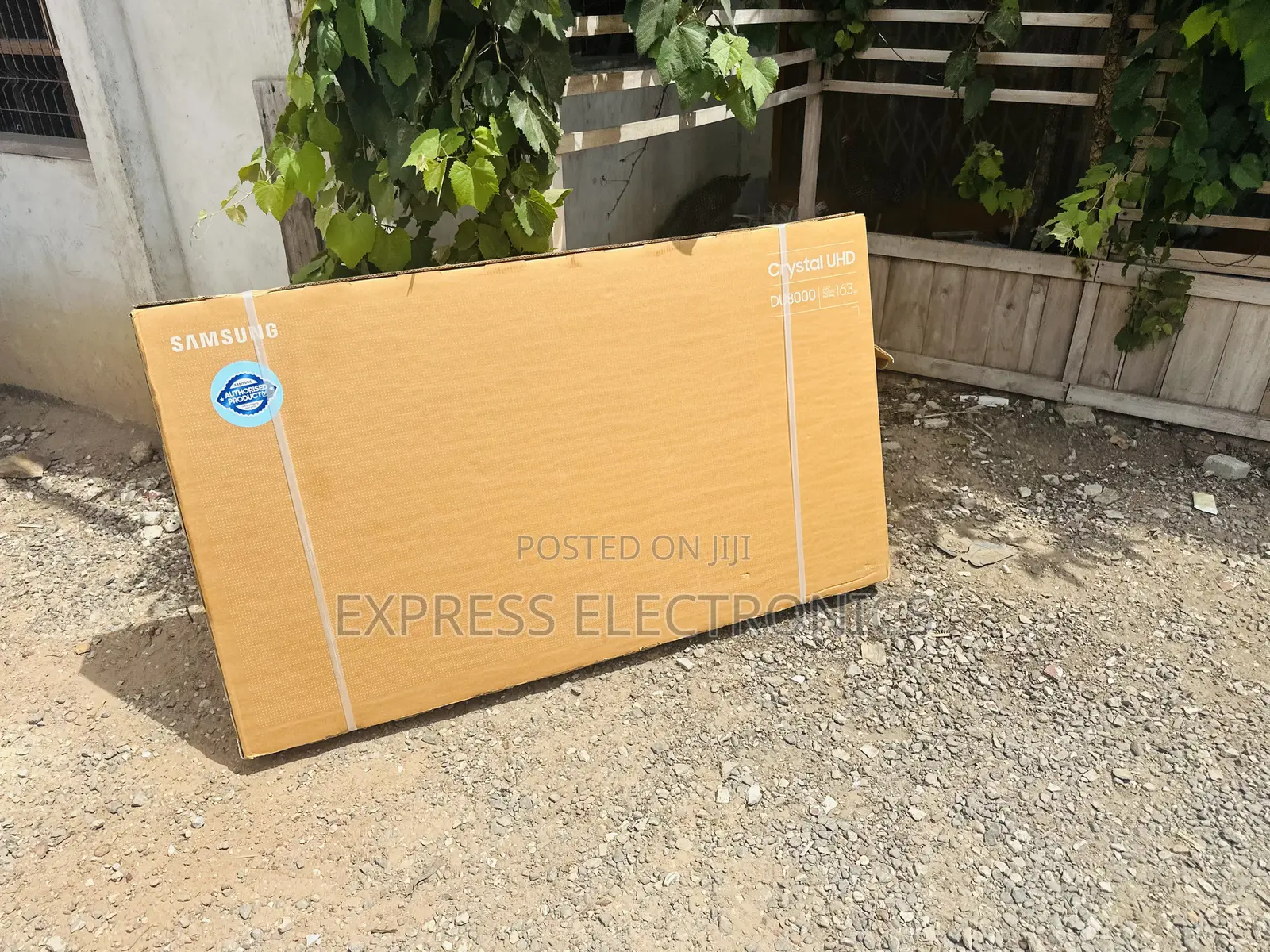Slim Sleek UHD Smart Samsung 65”DU8000 LED Screen