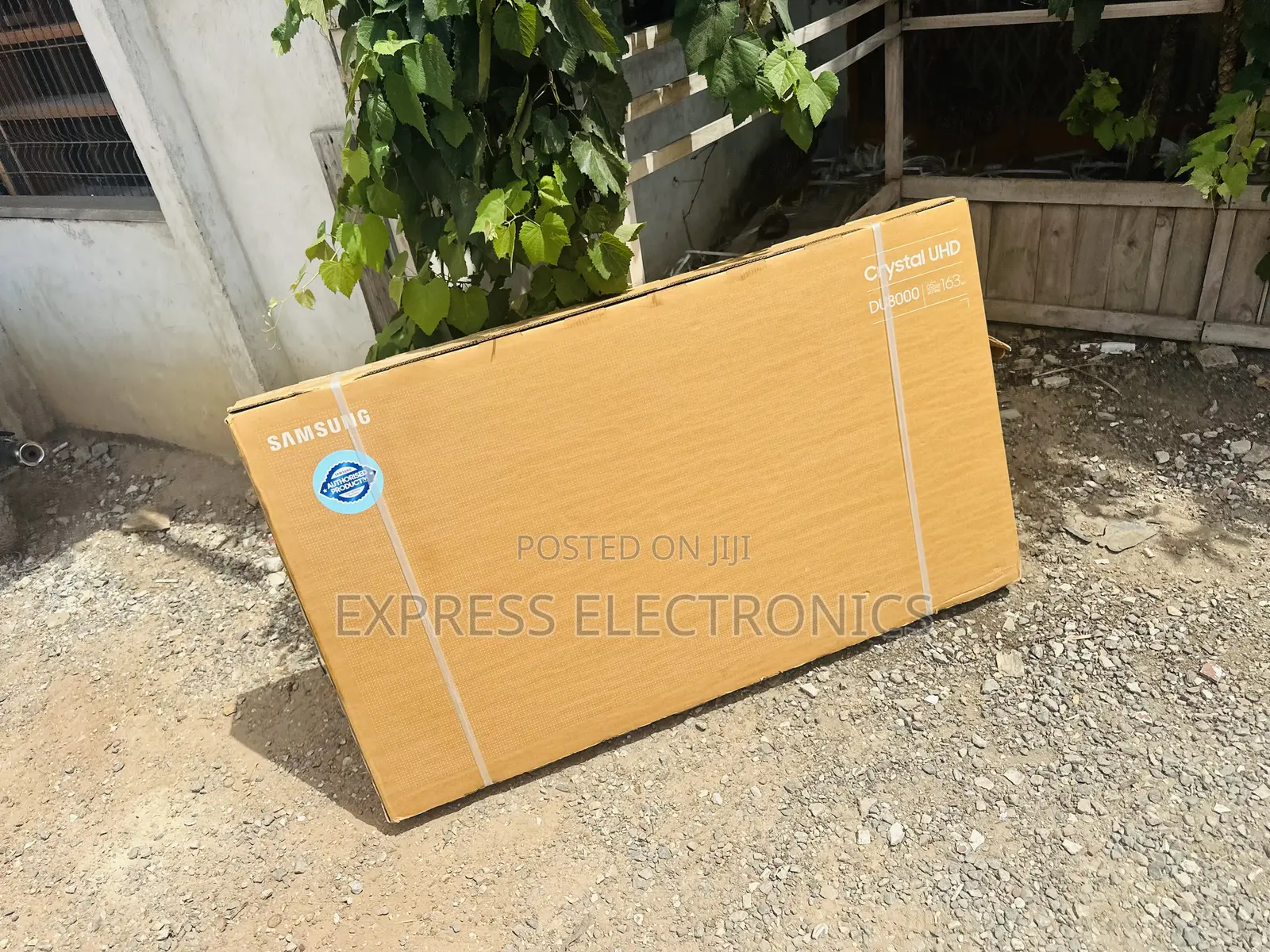 Slim Sleek UHD Smart Samsung 65”DU8000 LED Screen