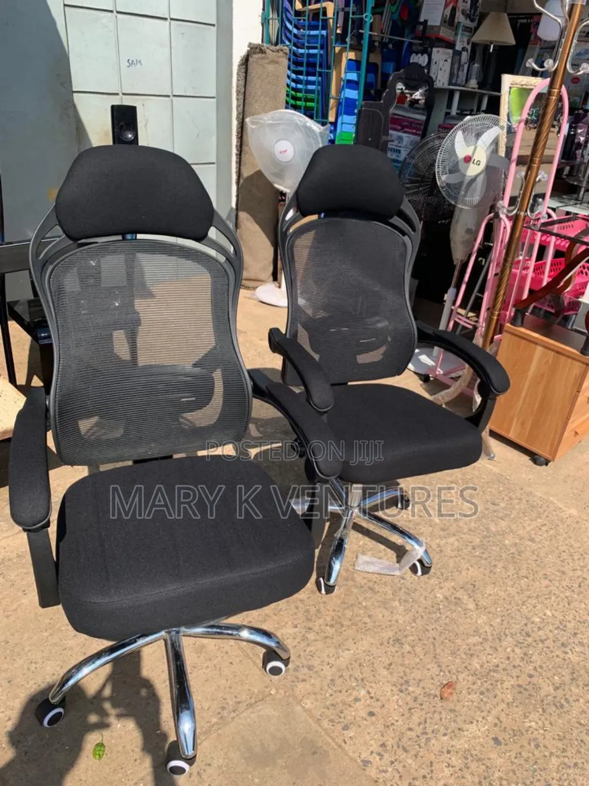 Swivel Headrest Chair
