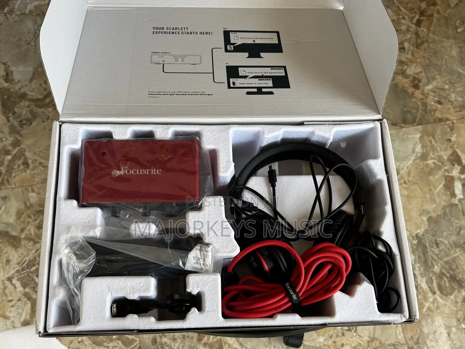 Focusrite Scarlet Solo Recording Bundle