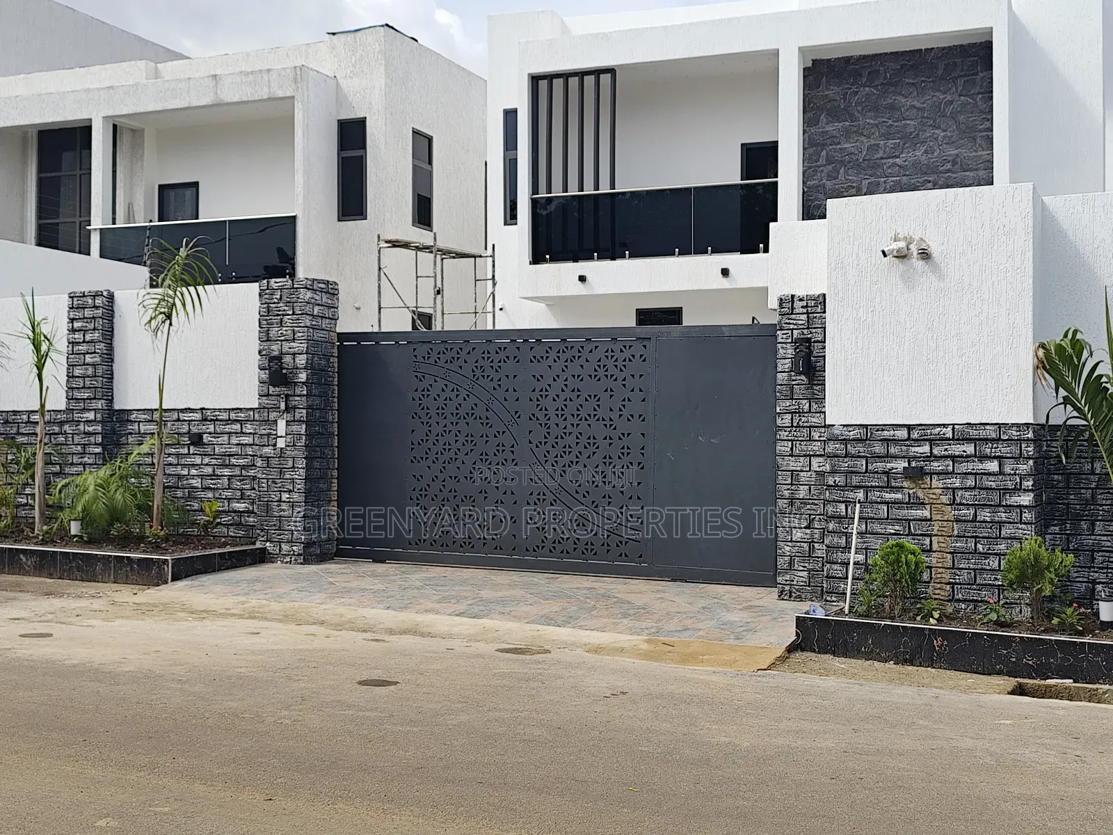 4bdrm House in American House, East Legon for sale