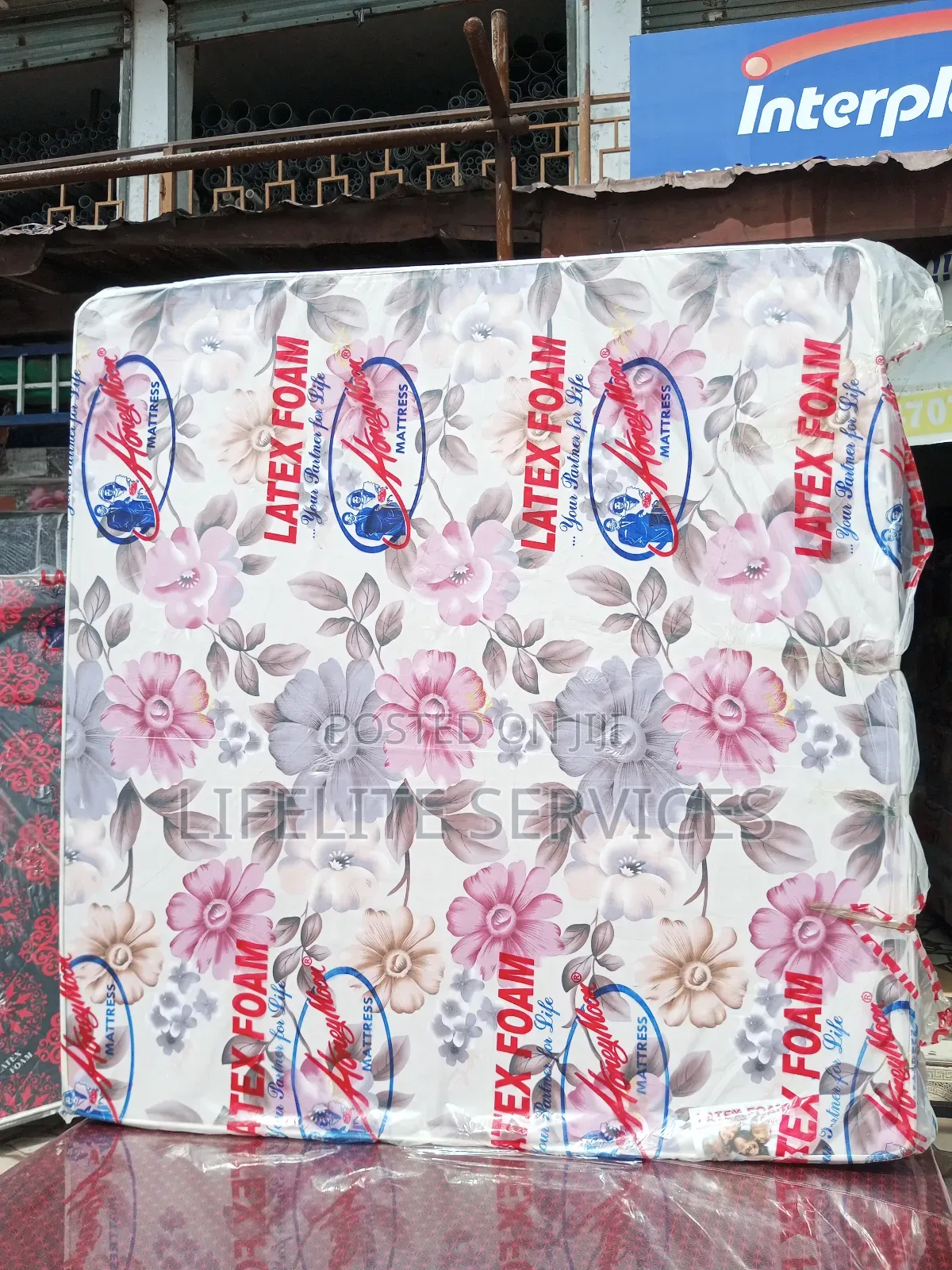 Mattress High Density 8" Queen Size *Latex
