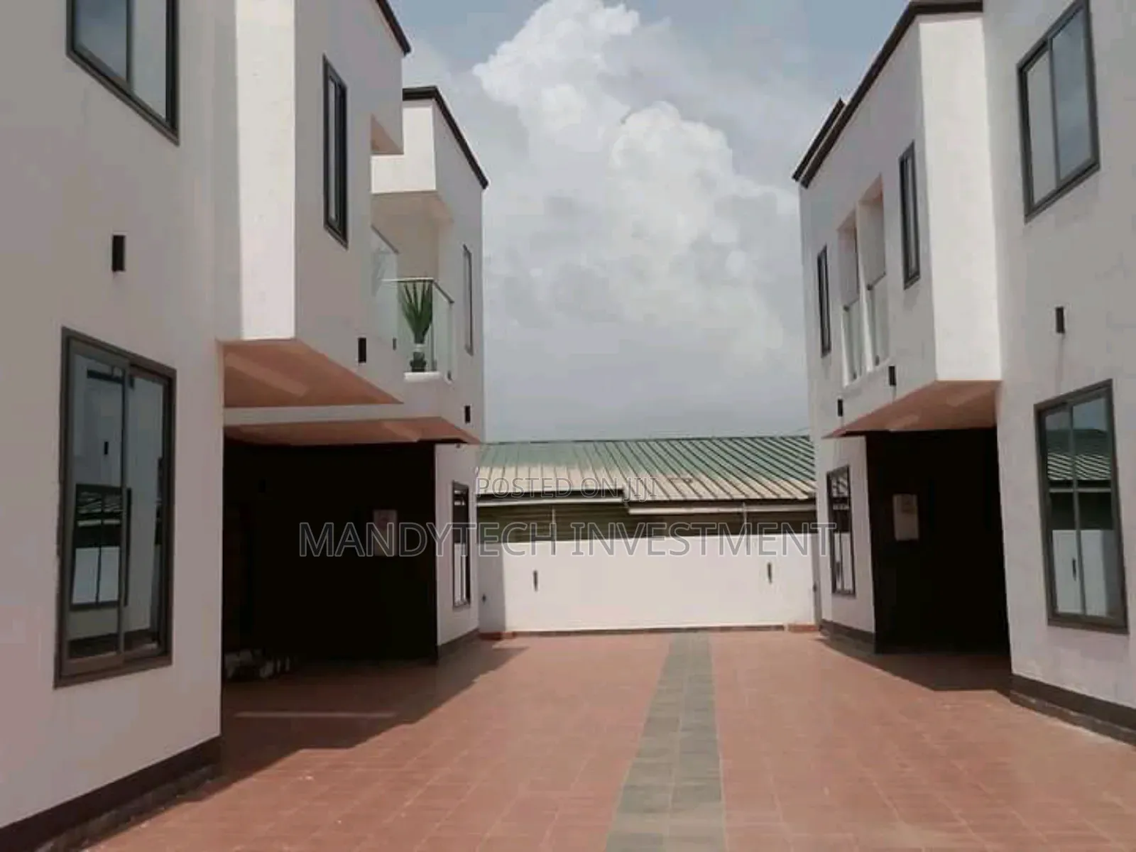 3bdrm Townhouse/Terrace in Nmai-Dzorn for sale