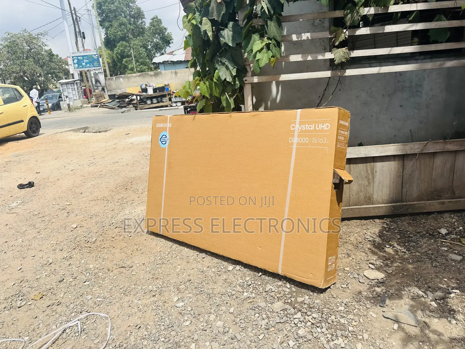 Samsung UHD Smart 65”DU8000 Glossy Television