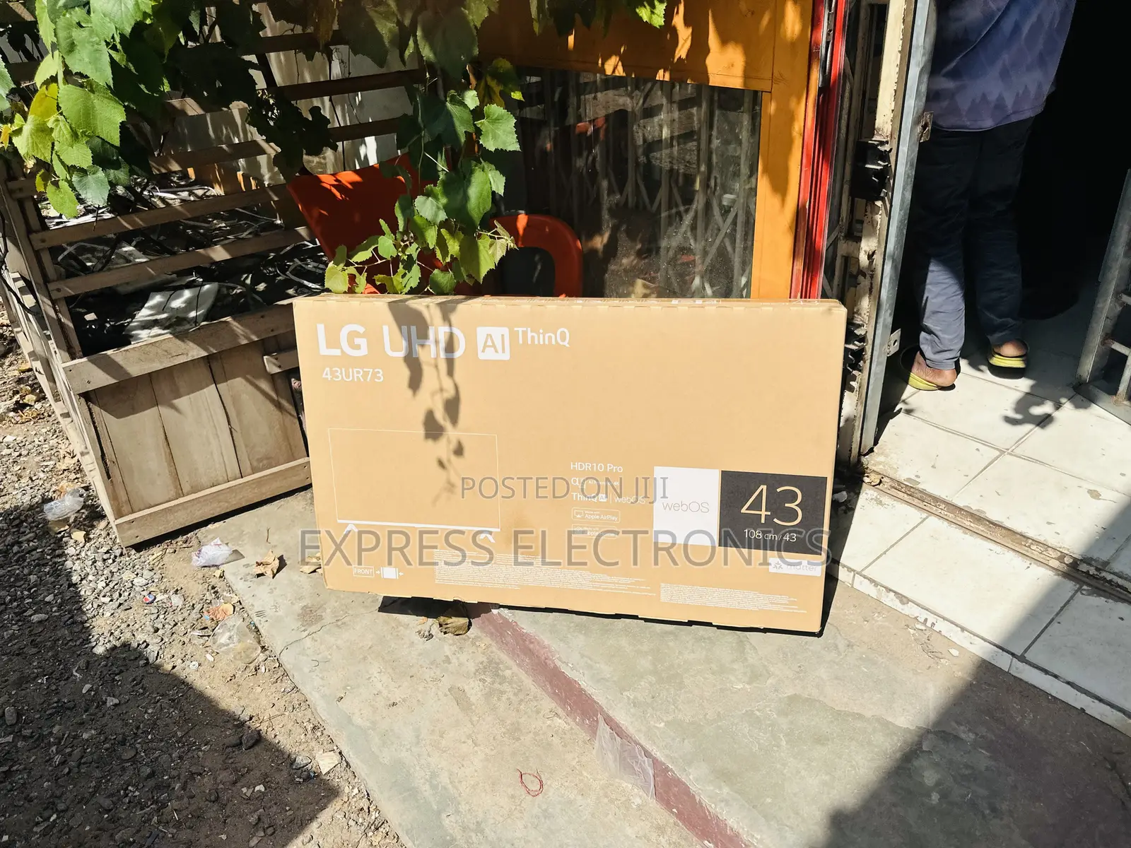 Best Buy for Less LG UHD Smart 43”UR73