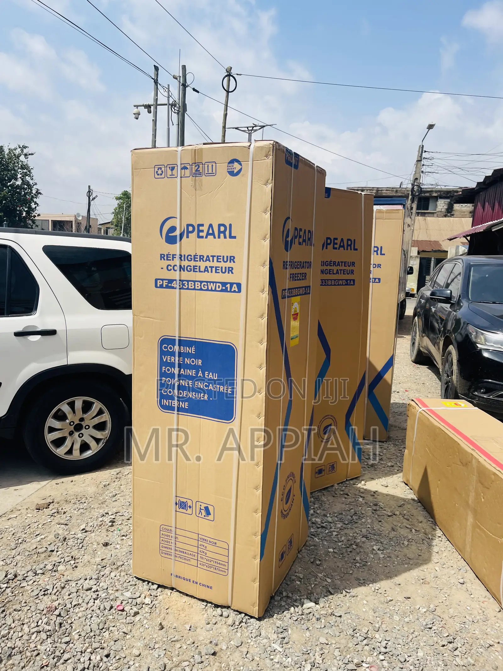 Extremely Cooling Pearl PF 433 BBGWD-1A Refrigerator.