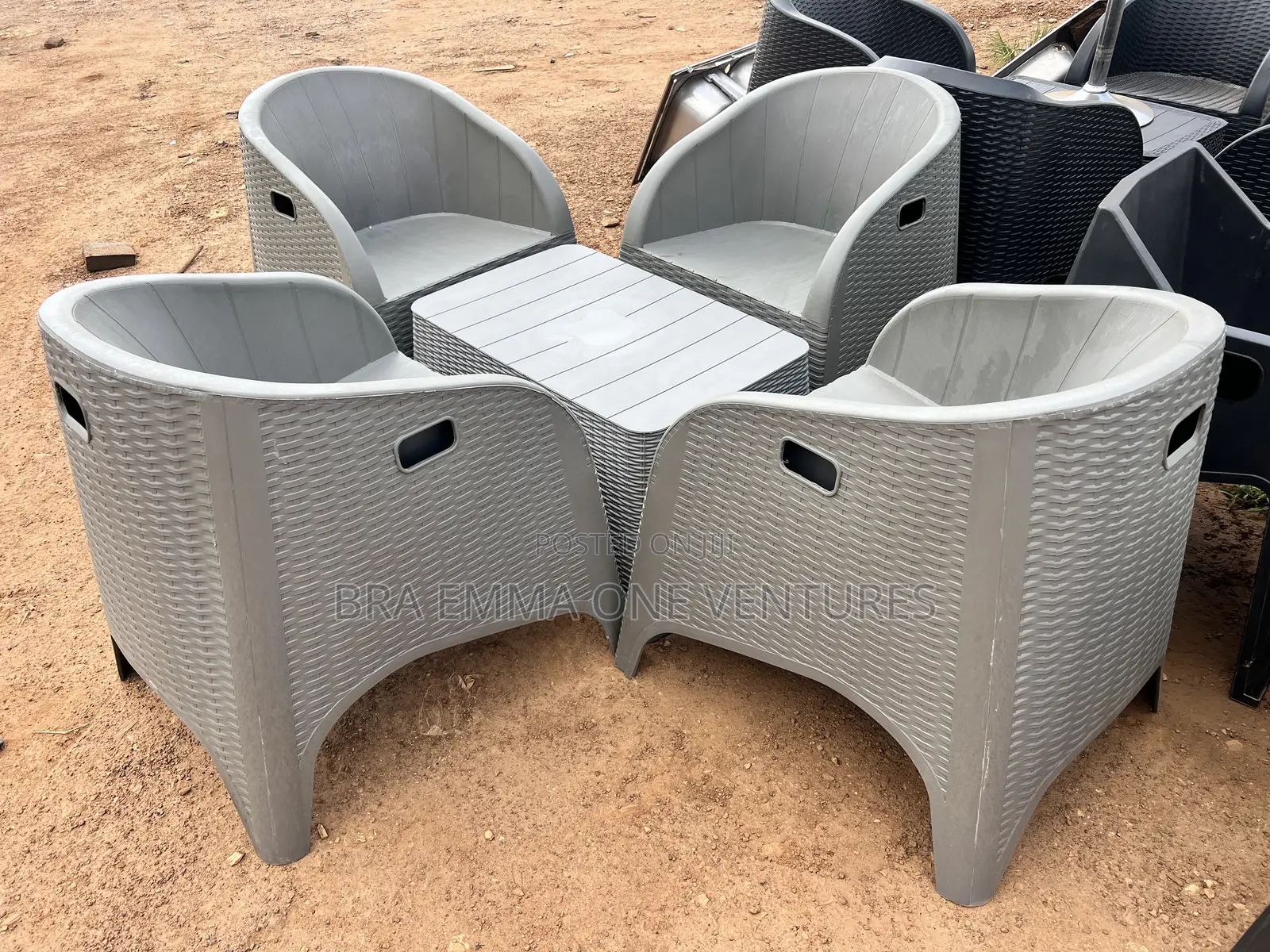 Garden Chairs With Table