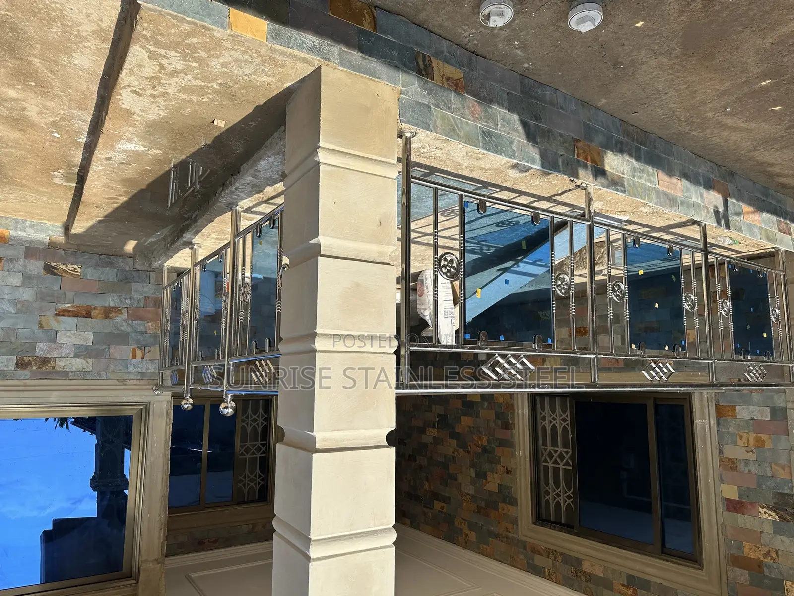 Stainless Glass Design and Flower Balustrade