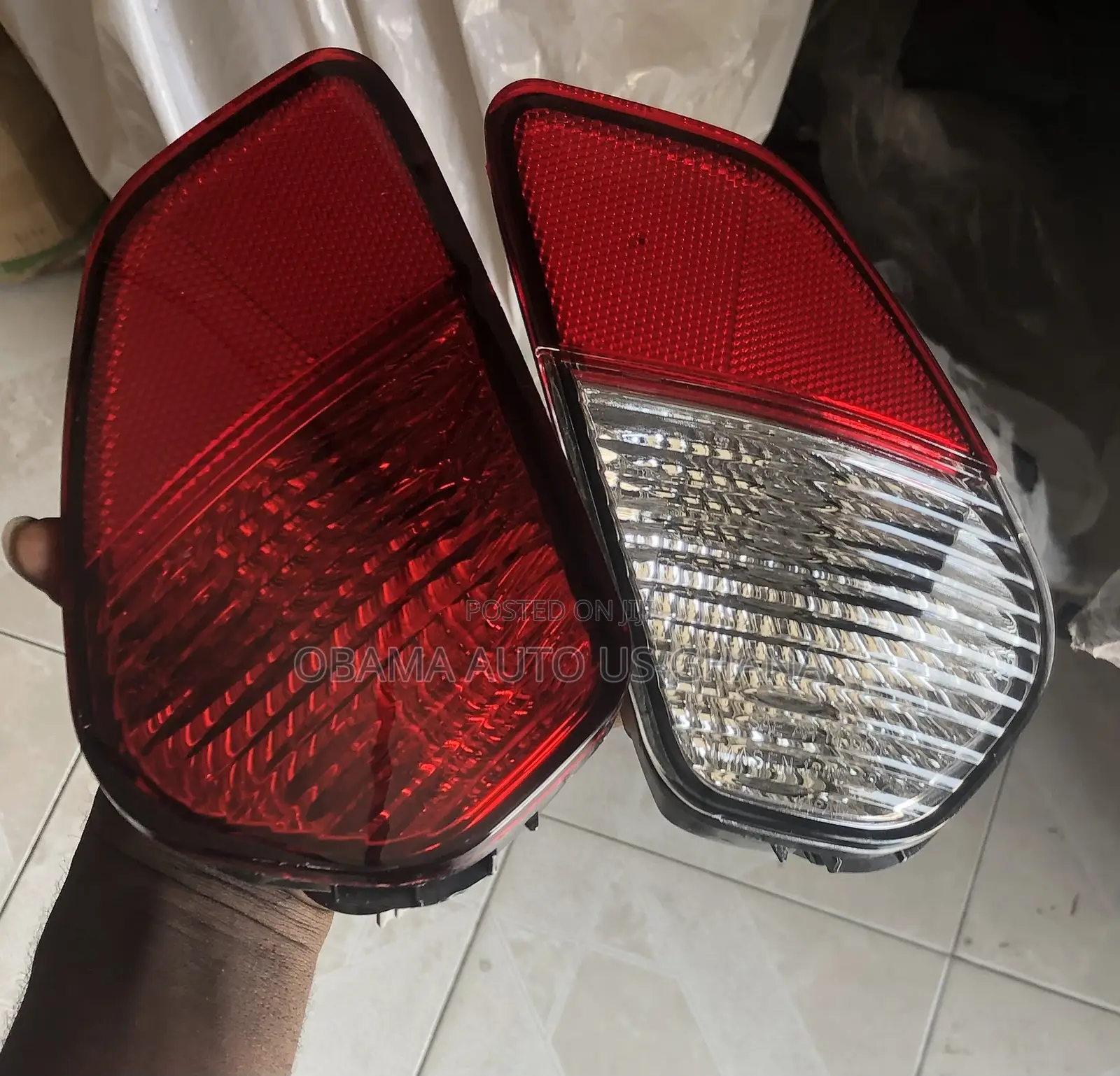 Mitsubishi Outlander 2016 2017 2018 2019 2020 Back Bumper Reflector
