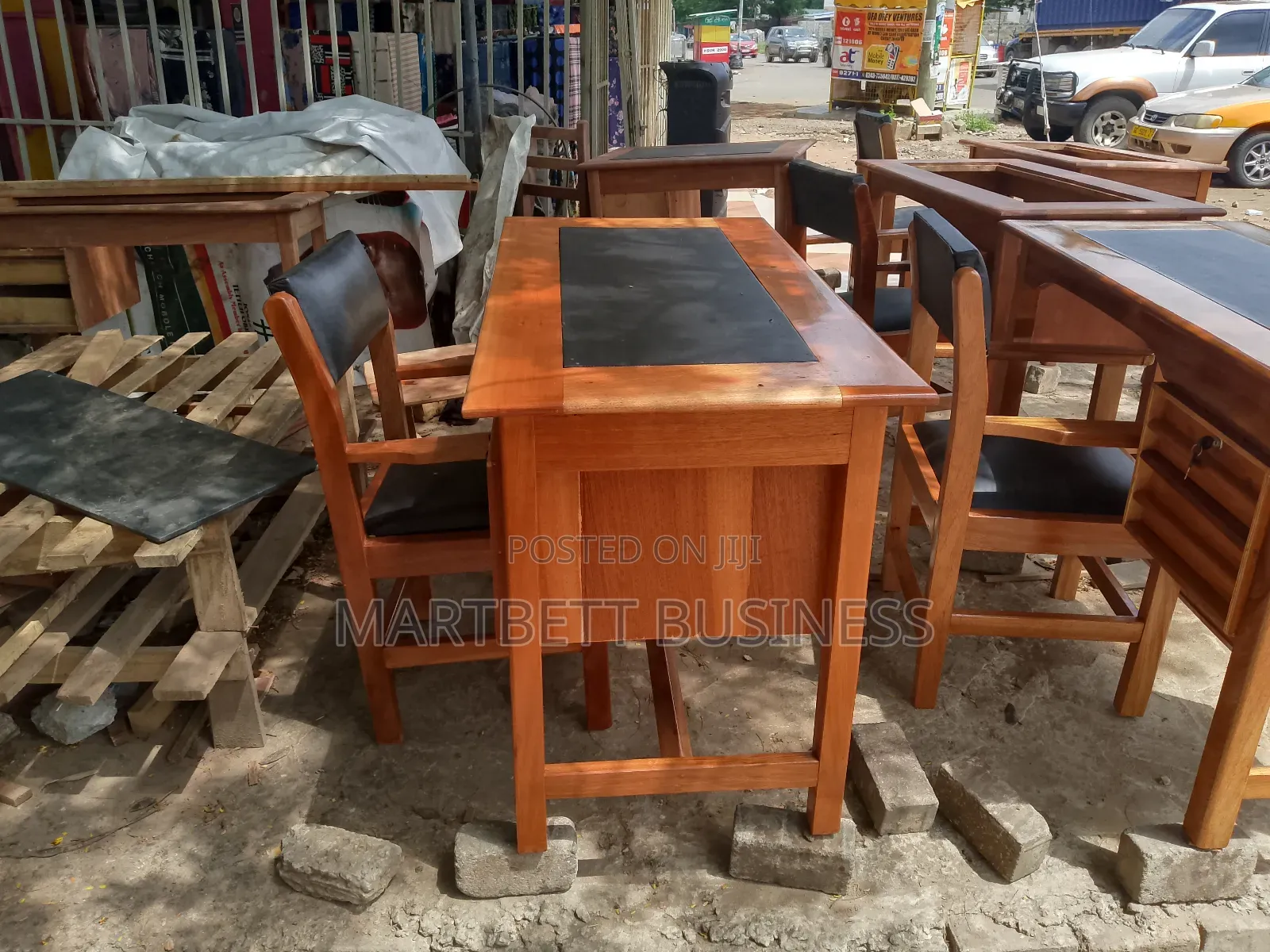 Table Chair Office or Home Usage