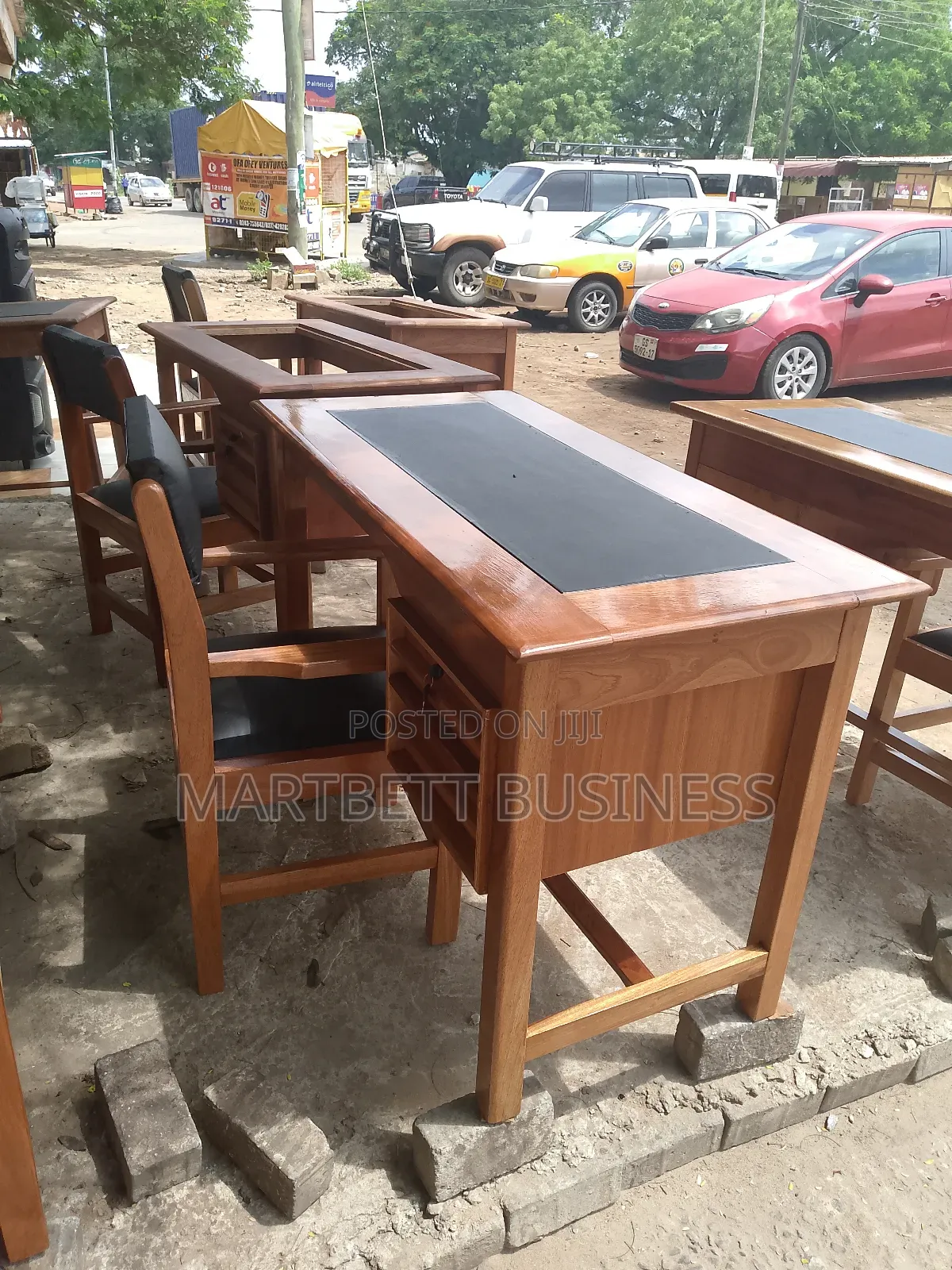 Table Chair Office or Home Usage