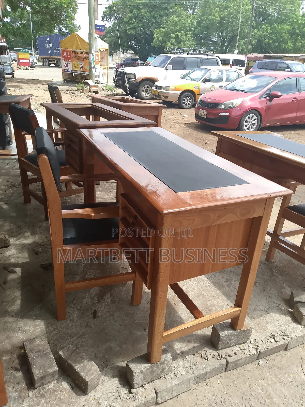 Table Chair Office or Home Usage
