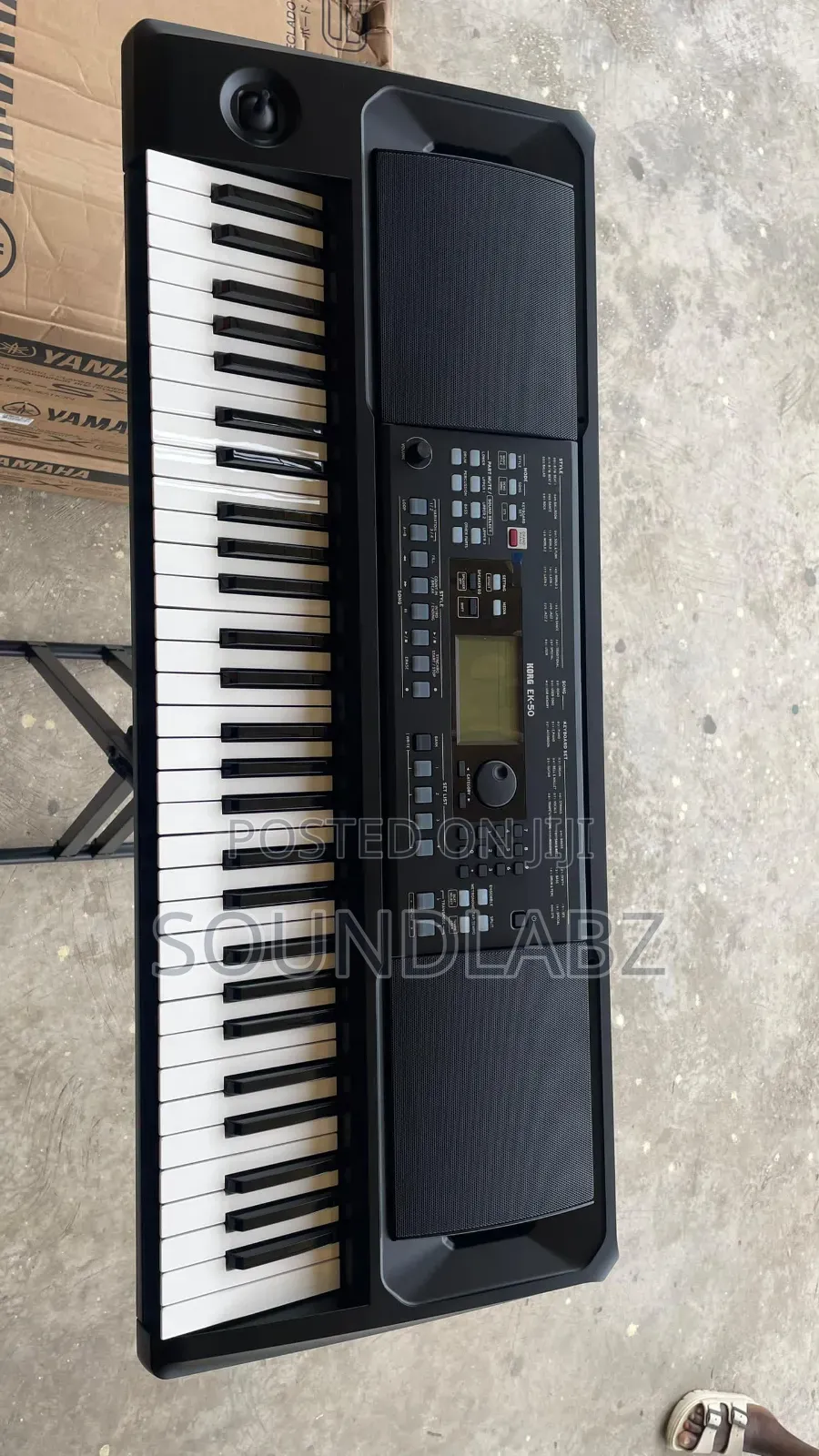 Korg Ek-50 61-Key Keyboard/Piano